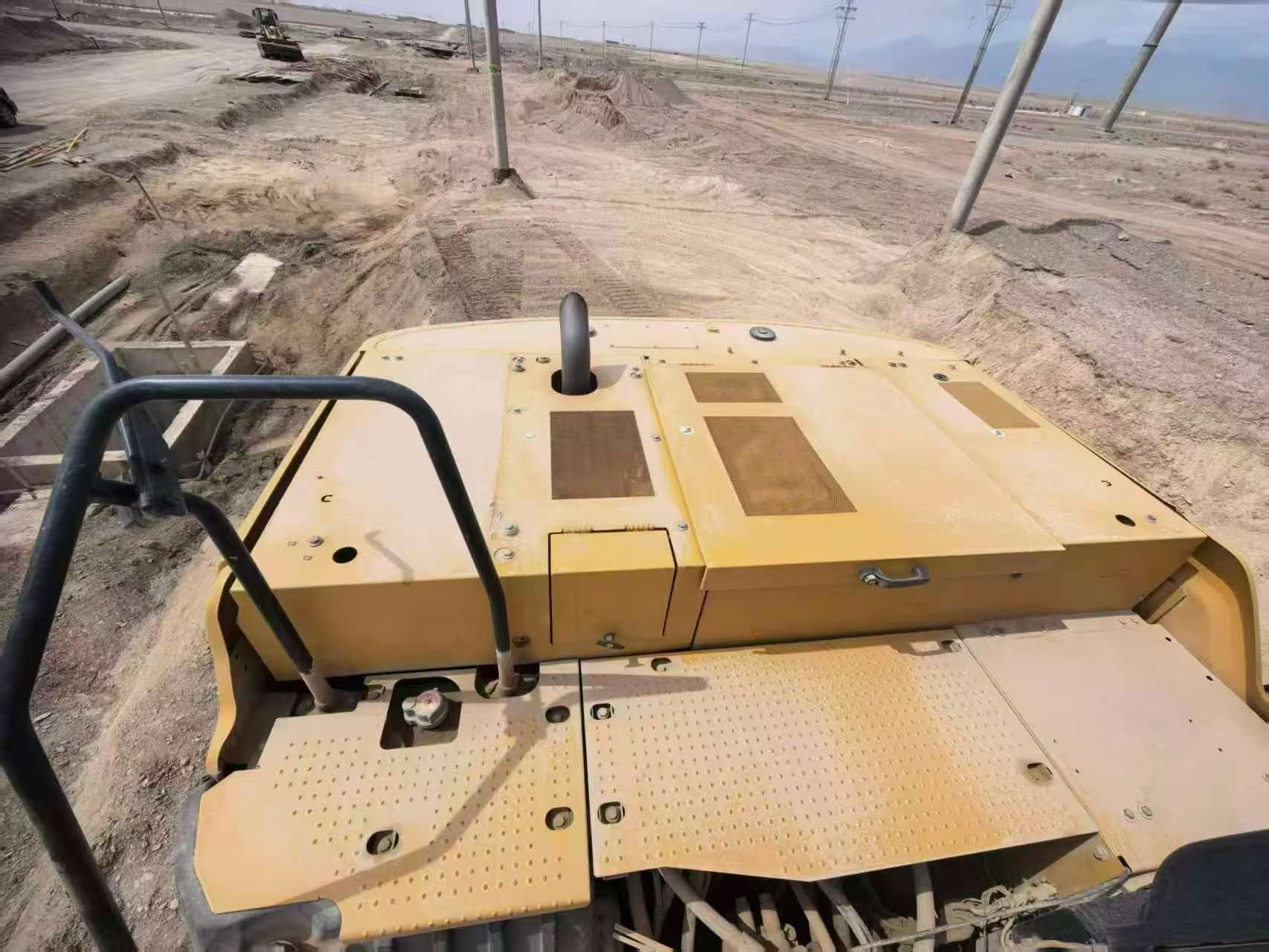 شراء حفارة Caterpillar 323 مستعملة / 5