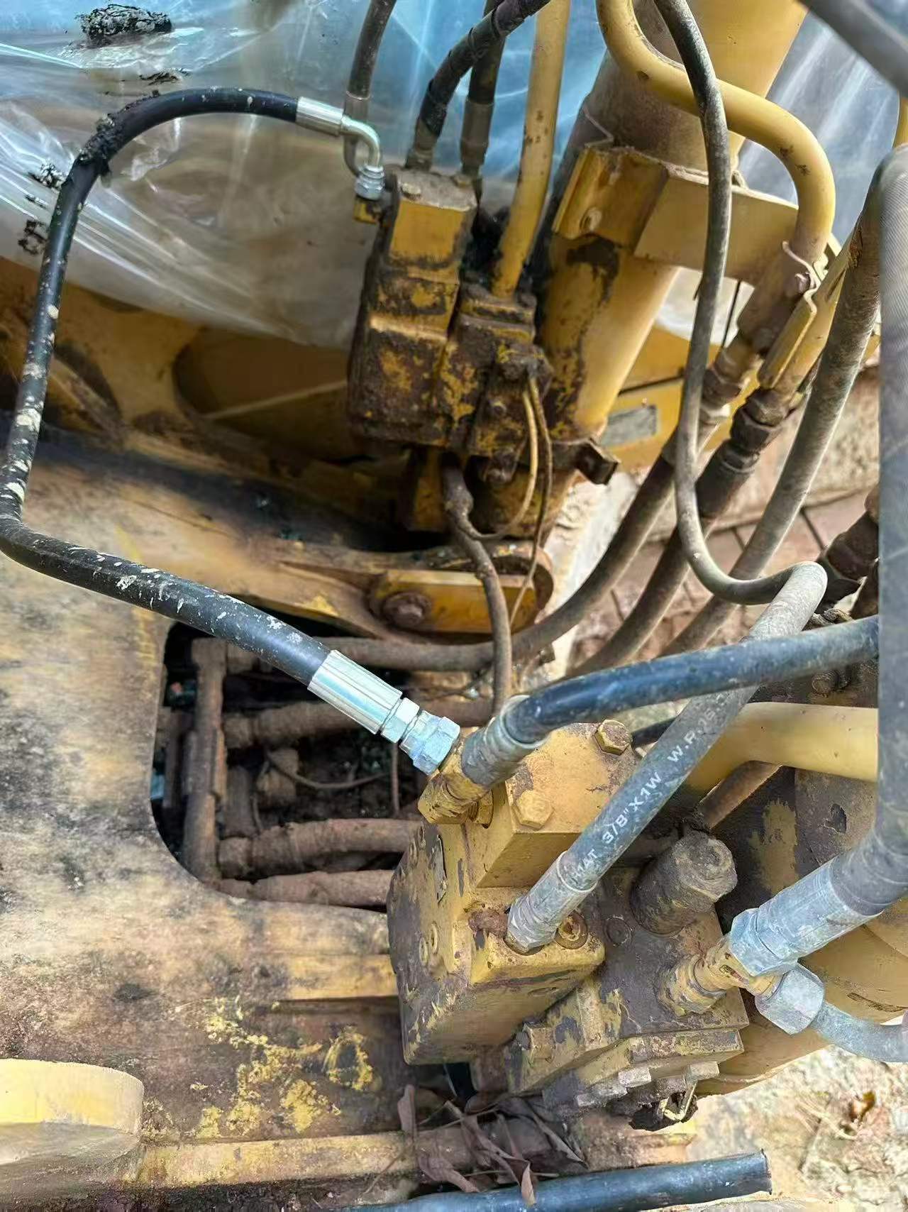 Compre Excavadora Caterpillar 320C Usada / 3