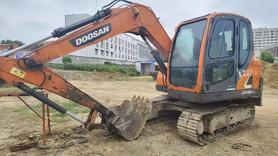 Compre Escavadeira Doosan DX75 Usada / 4 Compre Escavadeira Doosan DX75 Usada / 4