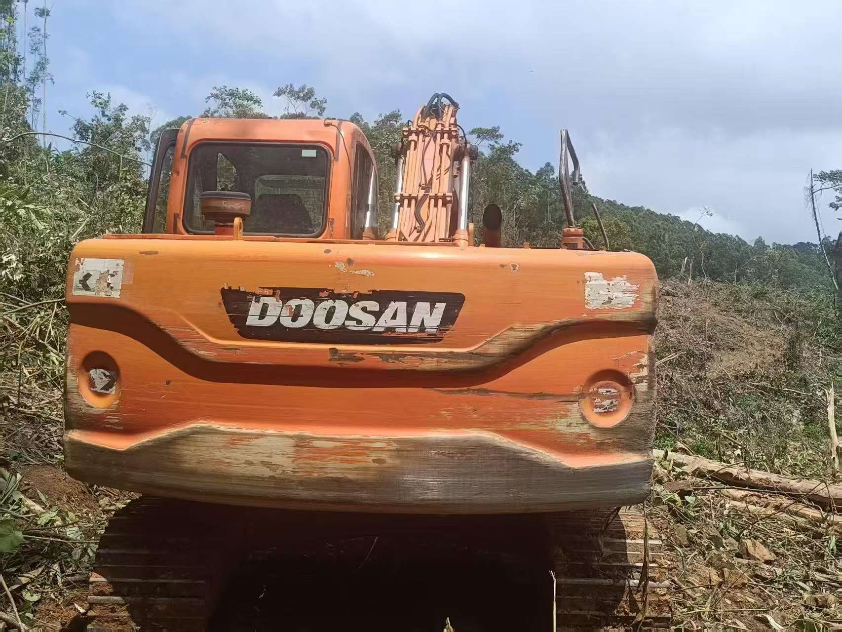 Compre Escavadeira Doosan DX120 Usada / 5 Compre Escavadeira Doosan DX120 Usada / 5