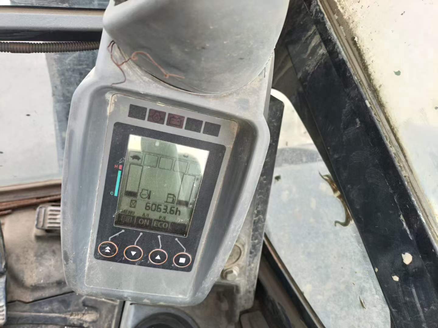 Acheter Pelle Hitachi ZX68USR-5A d'occasion / 5