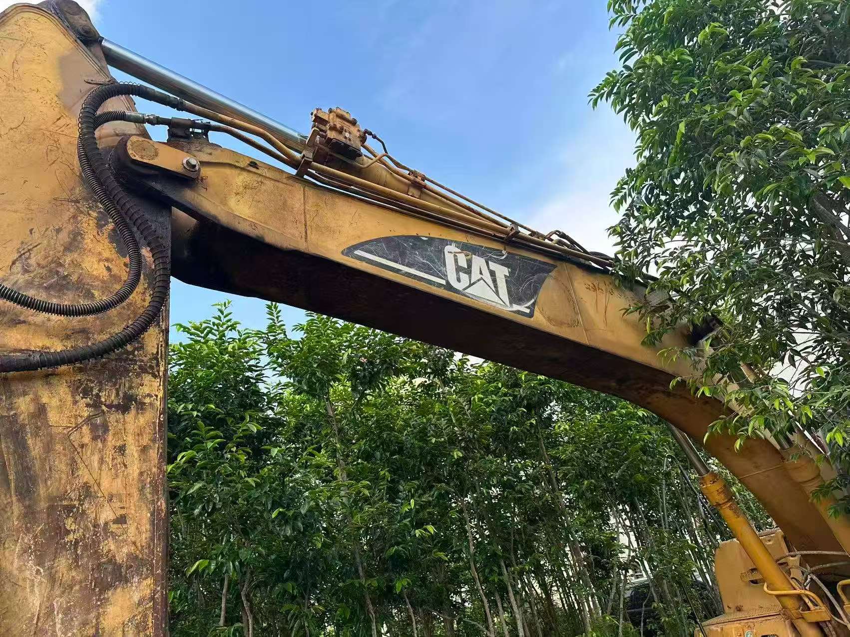 Compre Excavadora Caterpillar 320C Usada / 7