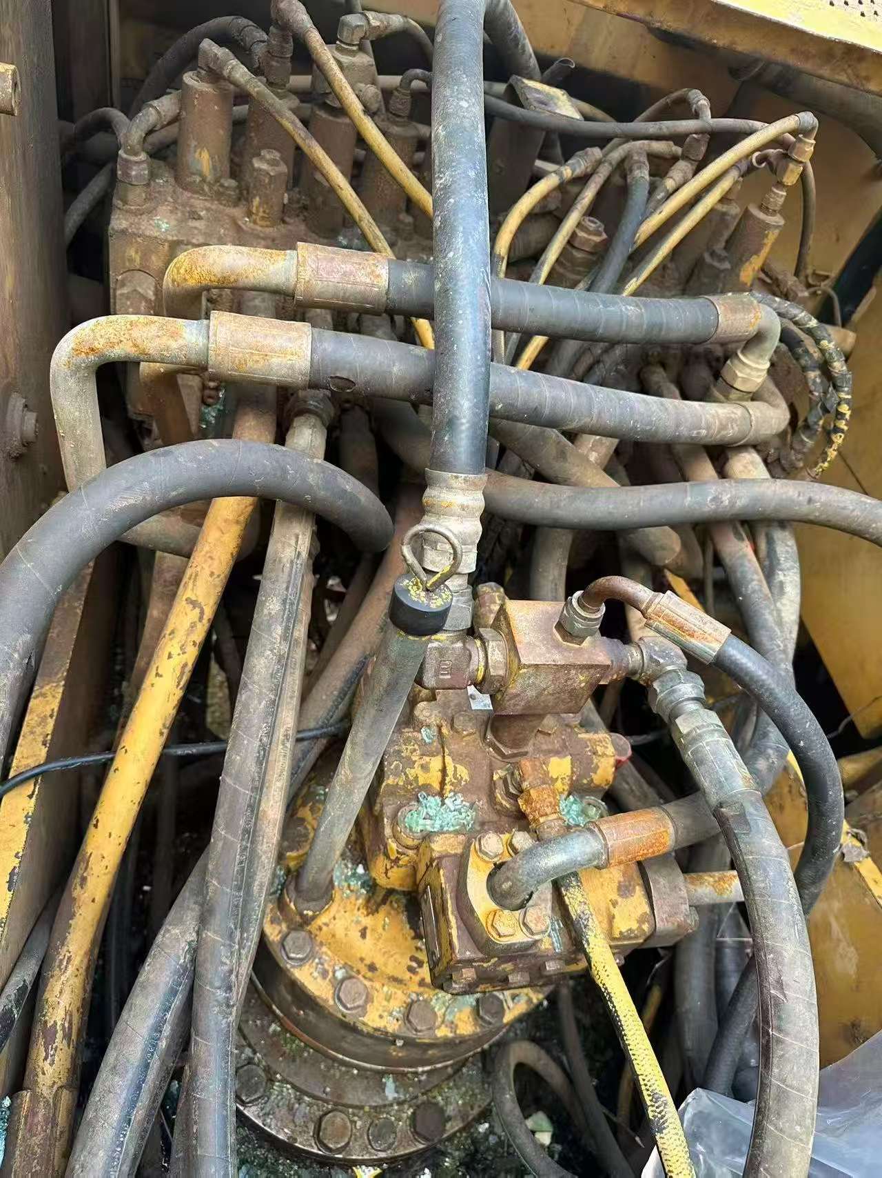Compre Excavadora Caterpillar 320C Usada / 2