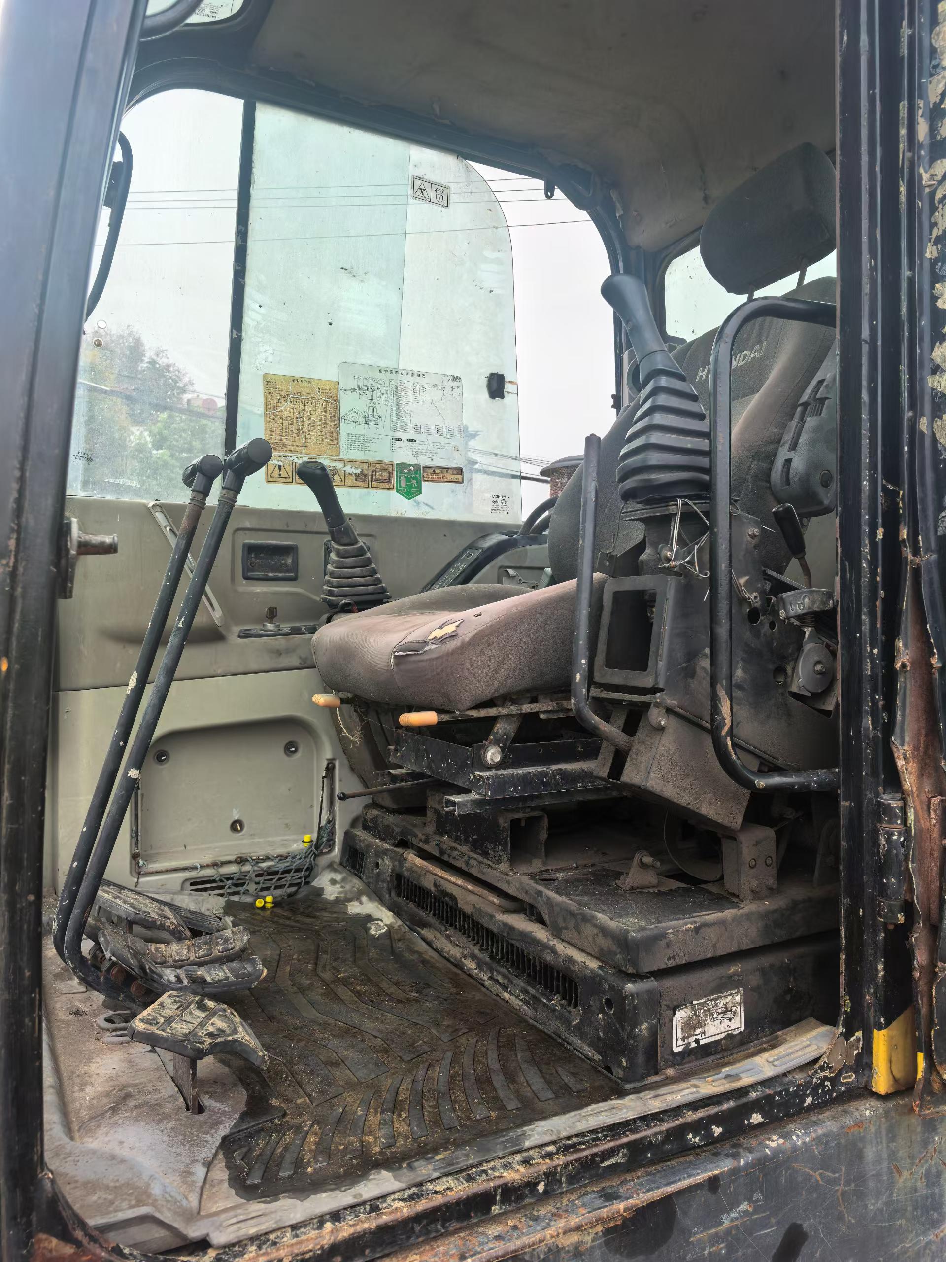 شراء حفارة Hyundai R60-7 مستعملة / 5