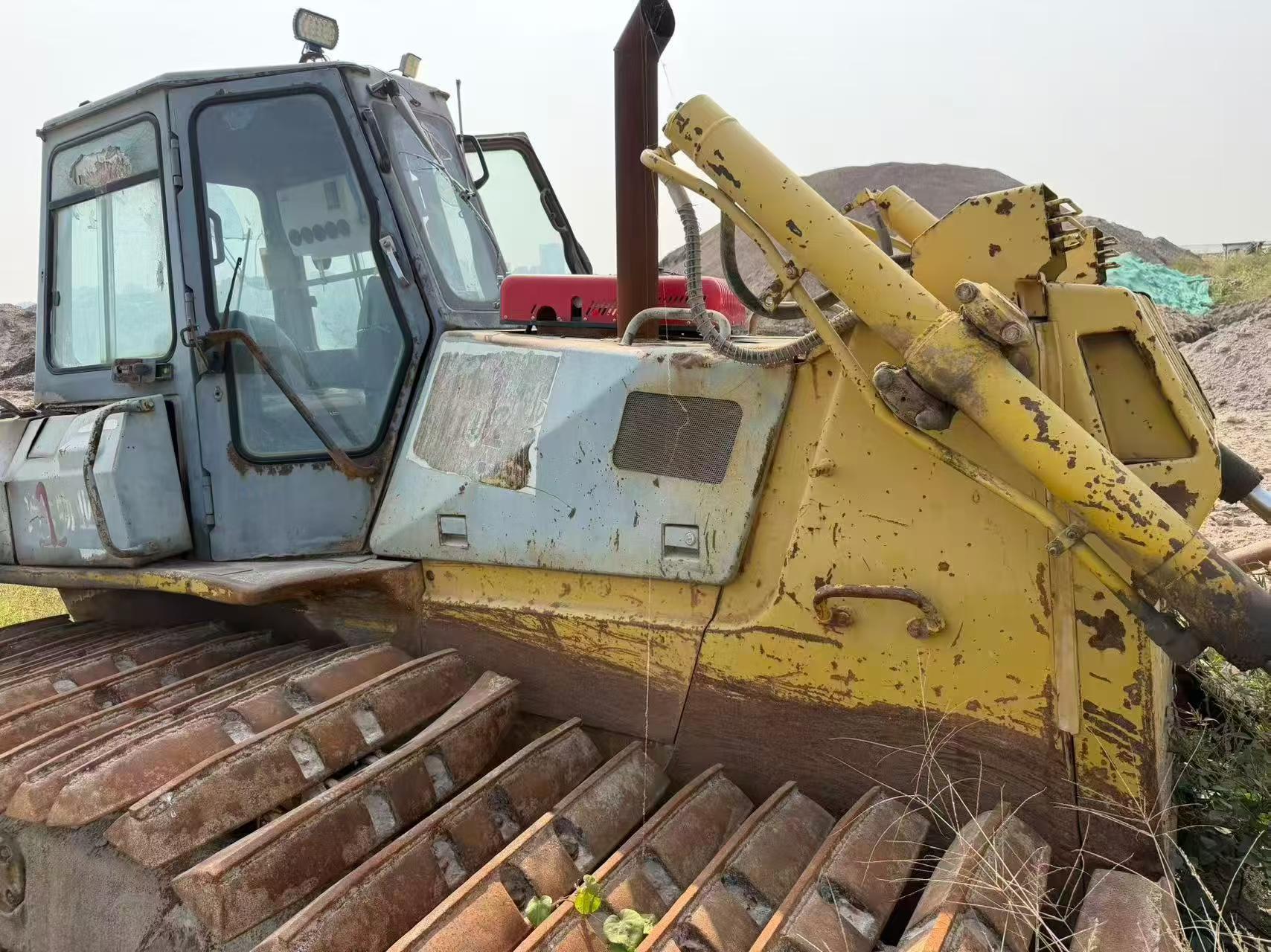 Compre Escavadeira Komatsu PC12R-8 Usada / 6
