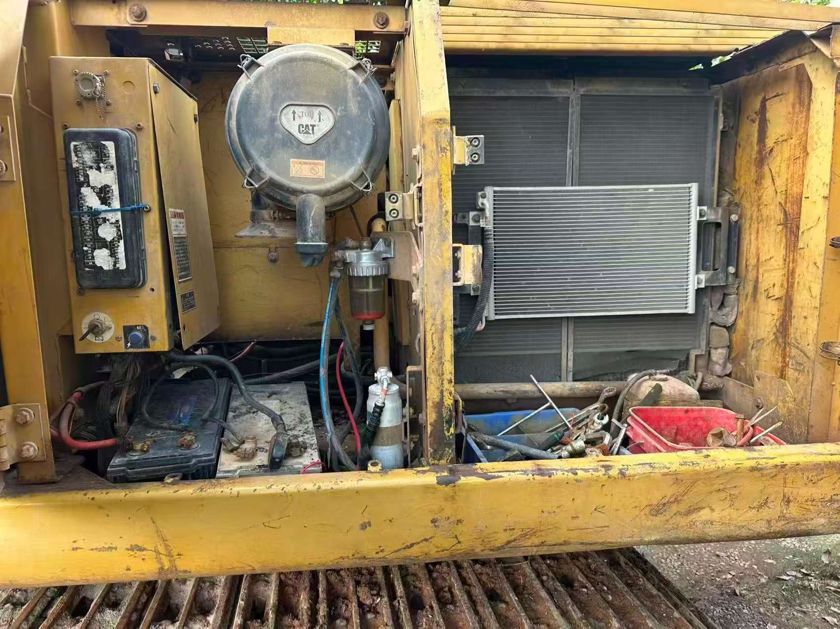 Compre Excavadora Caterpillar 320C Usada / 4