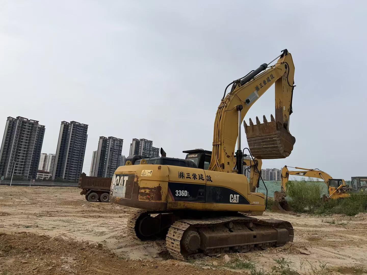 Compre Escavadeira Caterpillar 336DL Usada / 3