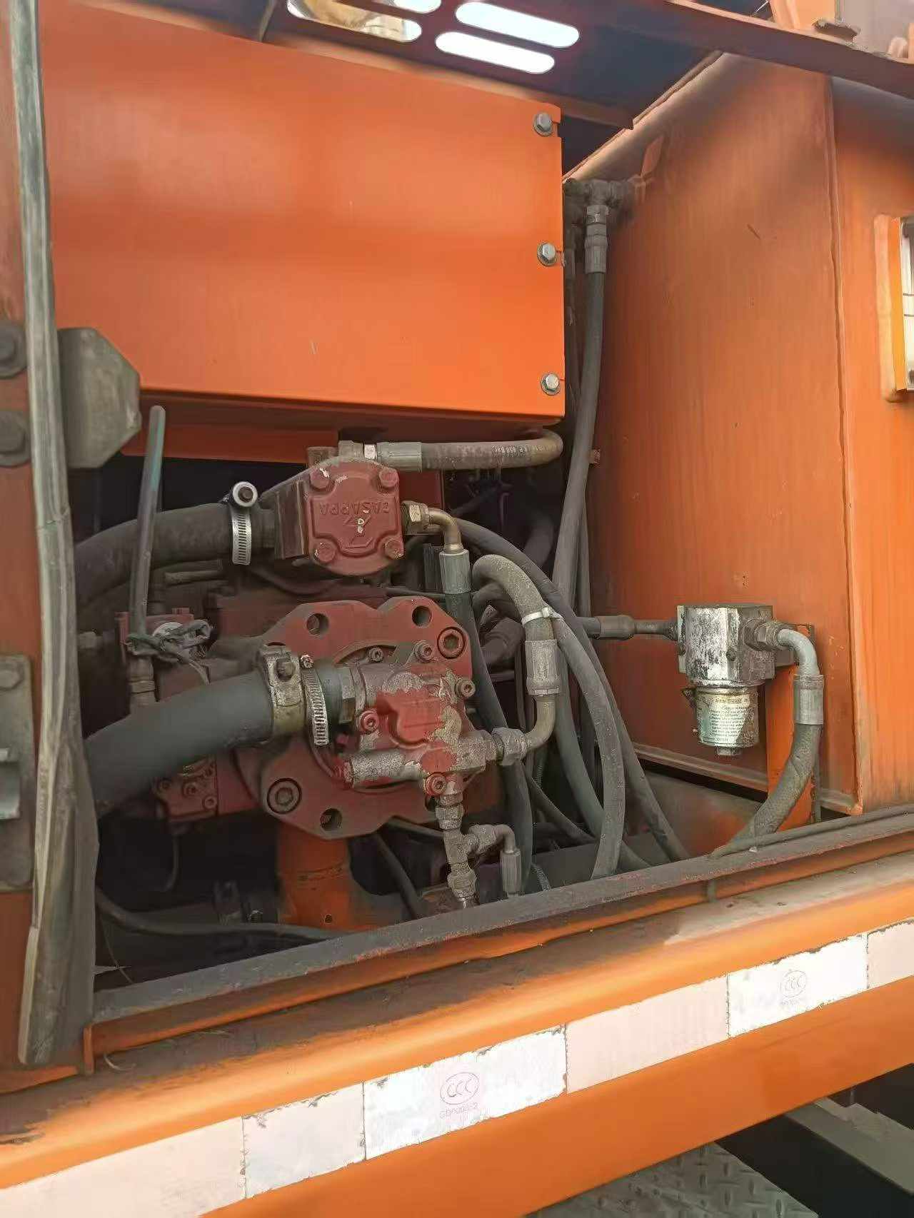 Compre Escavadeira Doosan DH150 Usada / 4 Compre Escavadeira Doosan DH150 Usada / 4