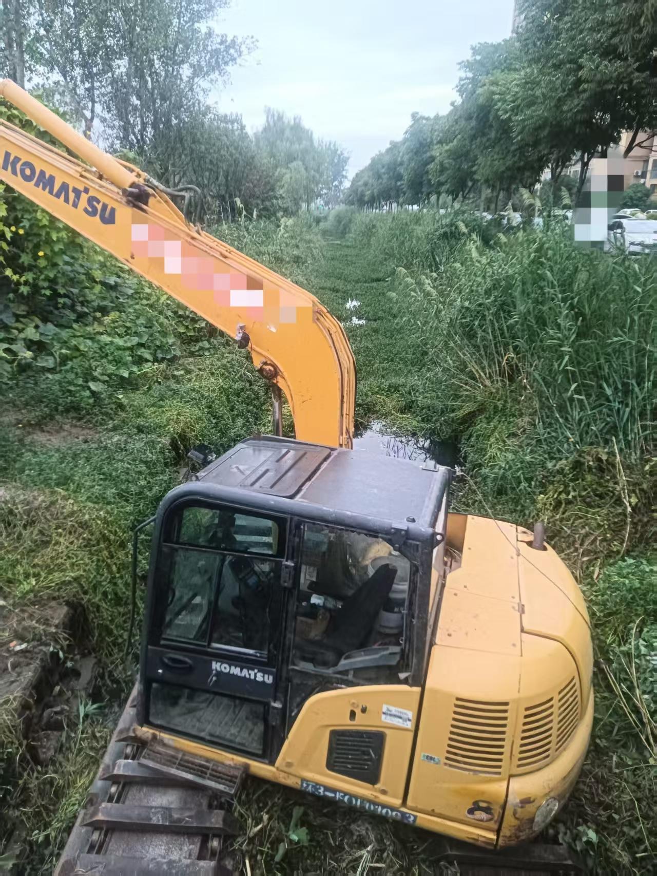 Buy Komatsu PC70 Used Excavator