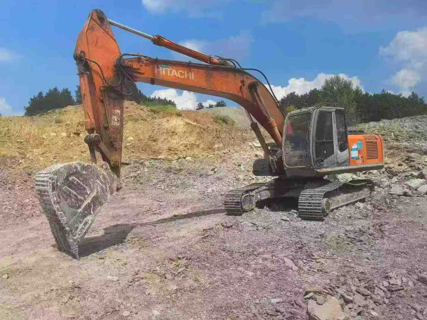 شراء حفارة Hitachi ZW250 مستعملة / 3