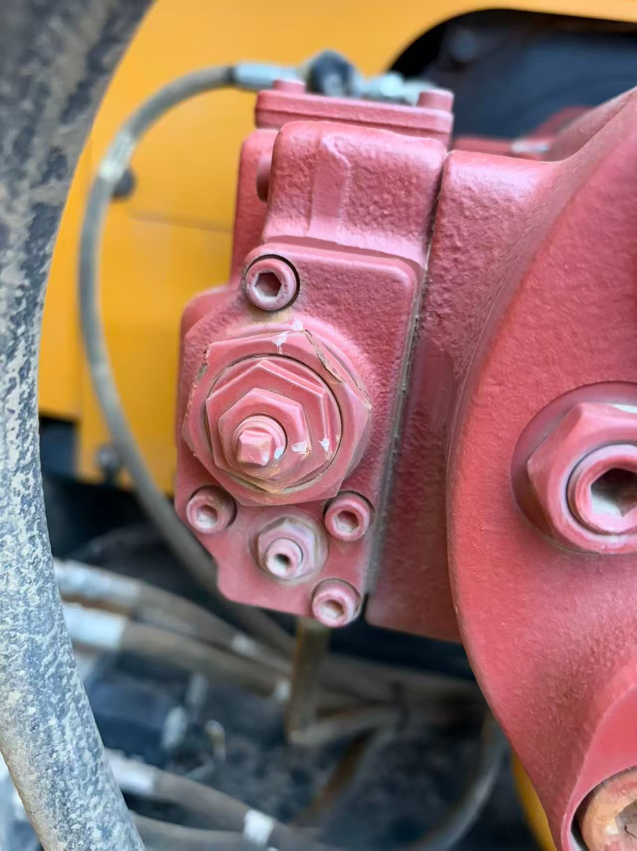 Купить Подержанный Экскаватор Hyundai R215-7 / 4