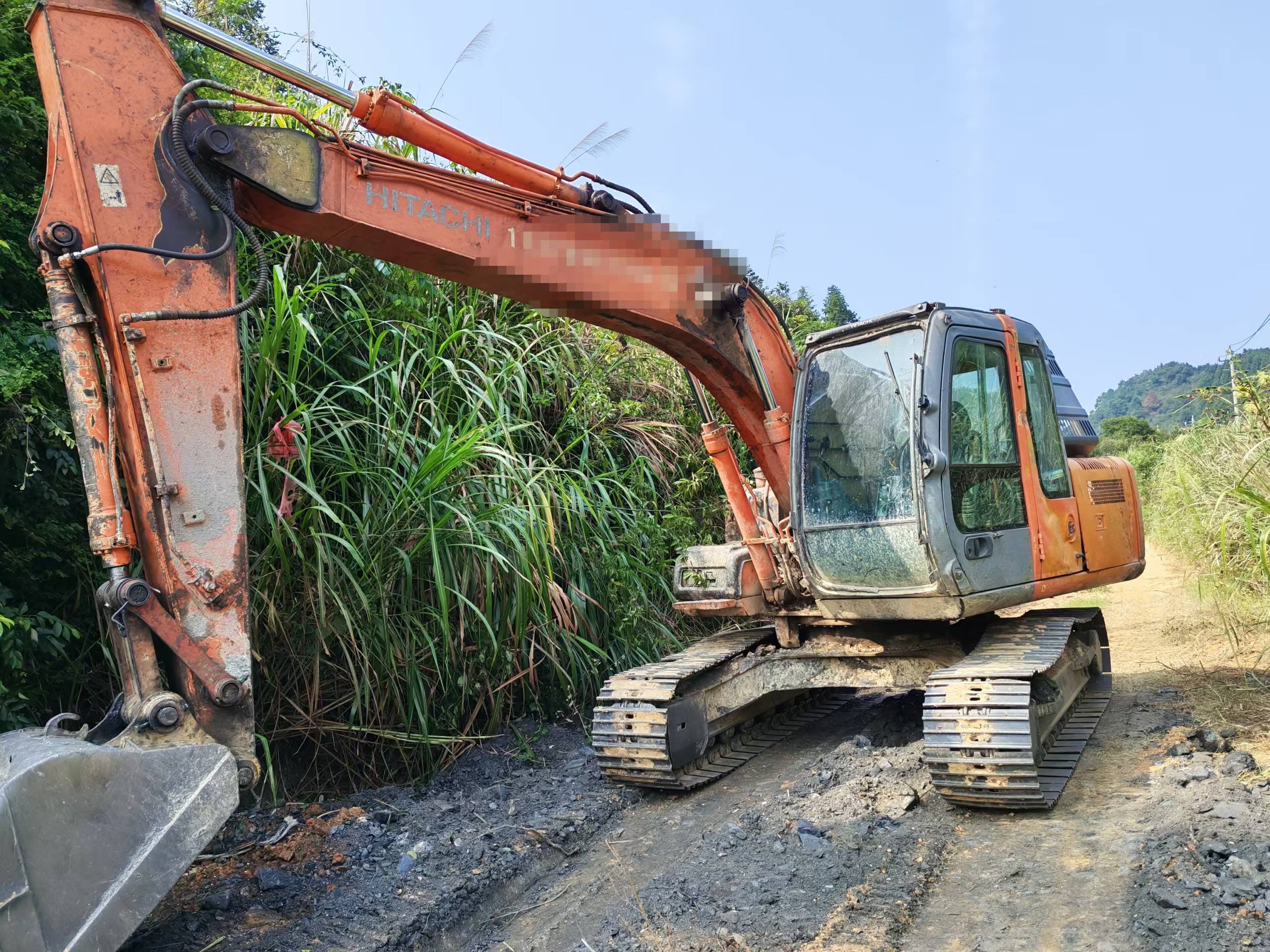 Compre Excavadora Hitachi EX120-6 Usada / 9