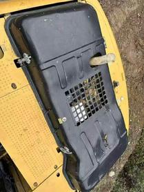 Buy Caterpillar 320A Used Excavator / 2 Buy Caterpillar 320A Used Excavator / 2