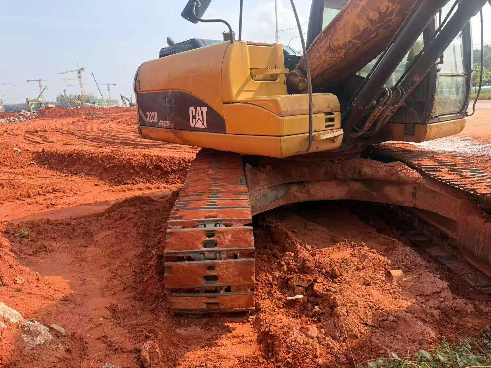 Compre Excavadora Caterpillar 323DL Usada / 4
