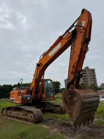 Compre Escavadeira Doosan DX260LC Usada / 2 Compre Escavadeira Doosan DX260LC Usada / 2