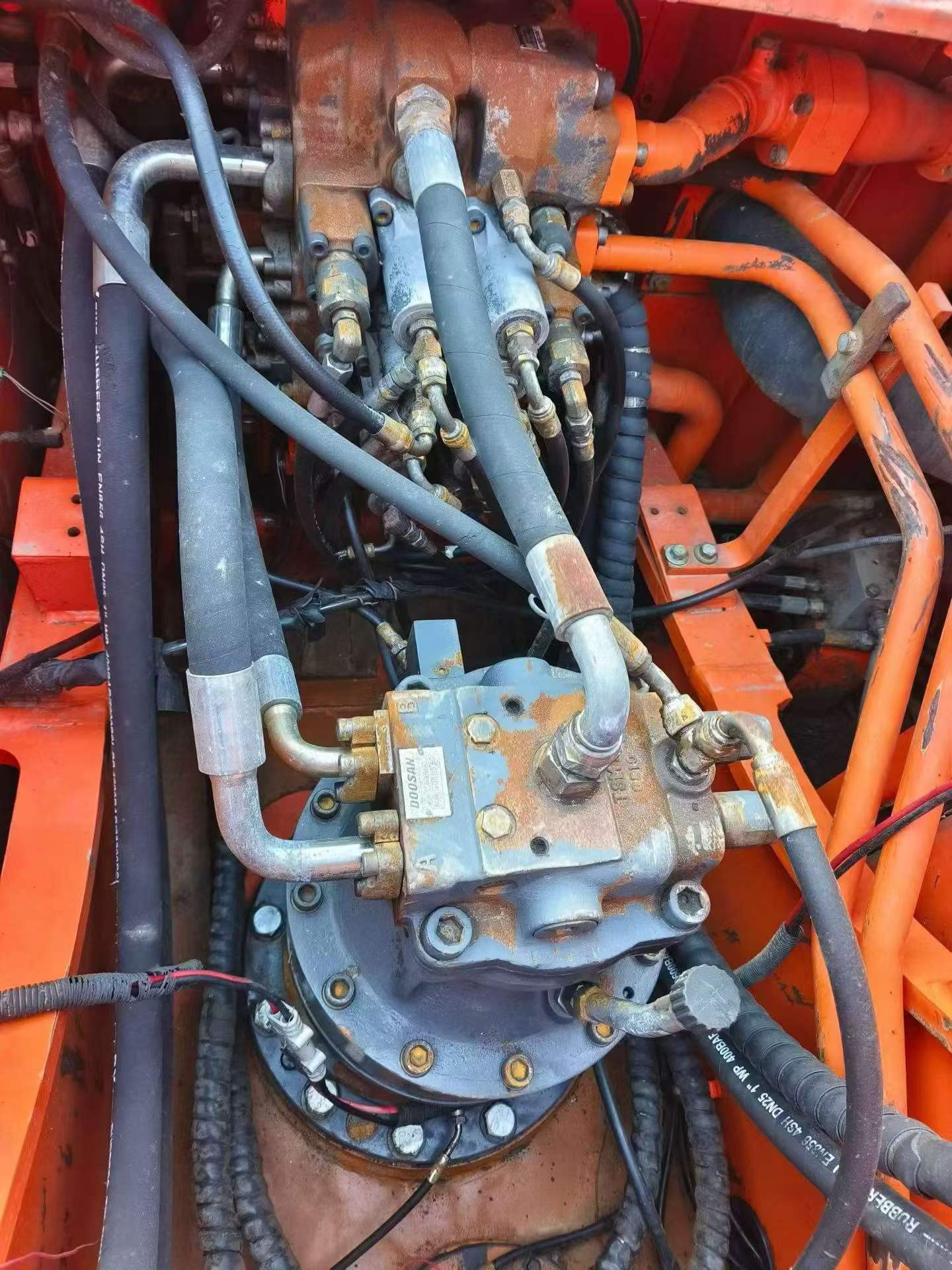 Compre Escavadeira Doosan DX260LC Usada / 7
