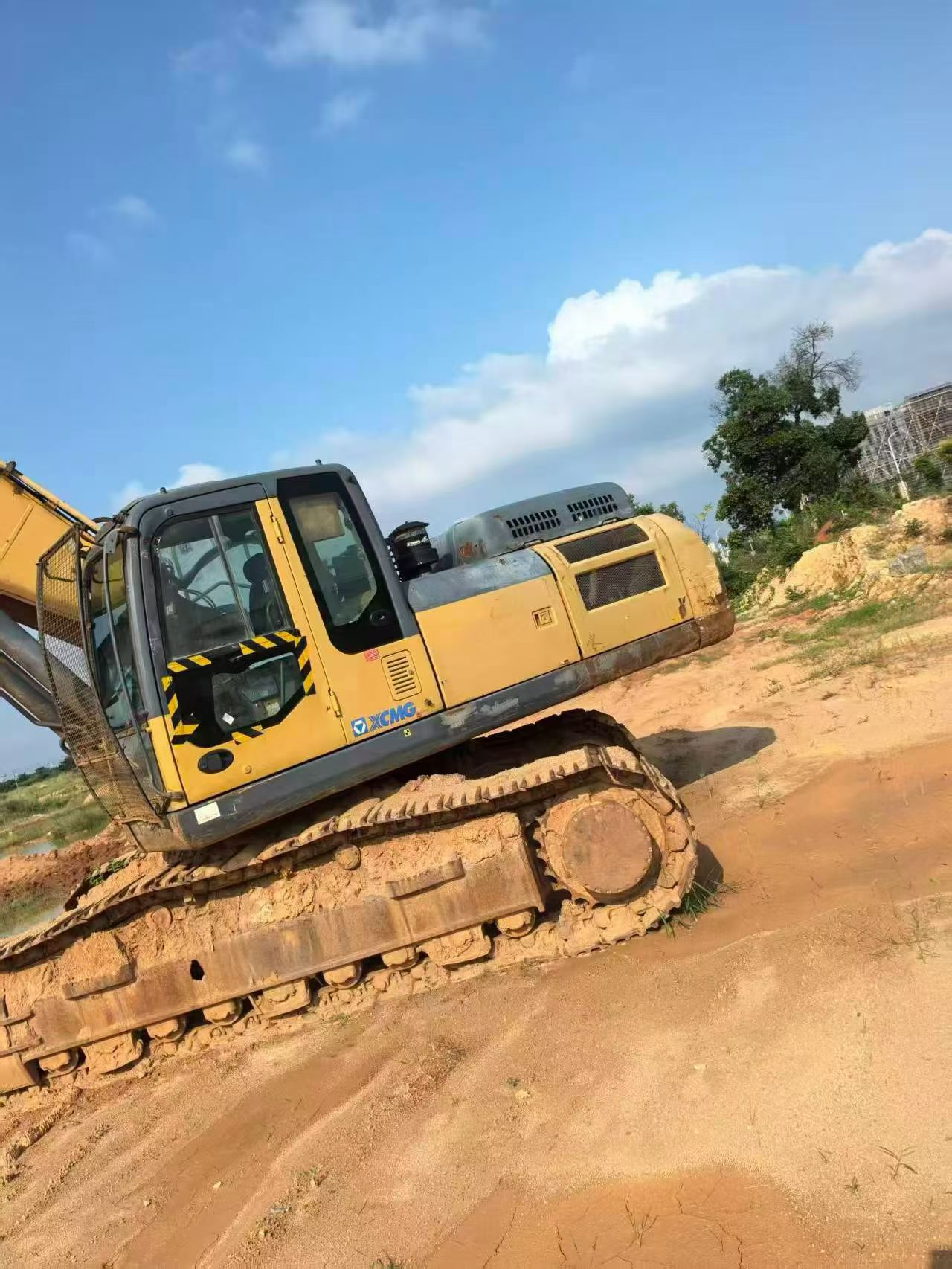 Compre Escavadeira XCMG XE370 Usada / 3