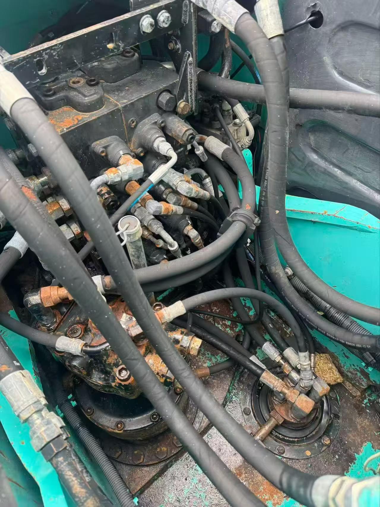 Купить Подержанный Экскаватор Kobelco SK130 / 6