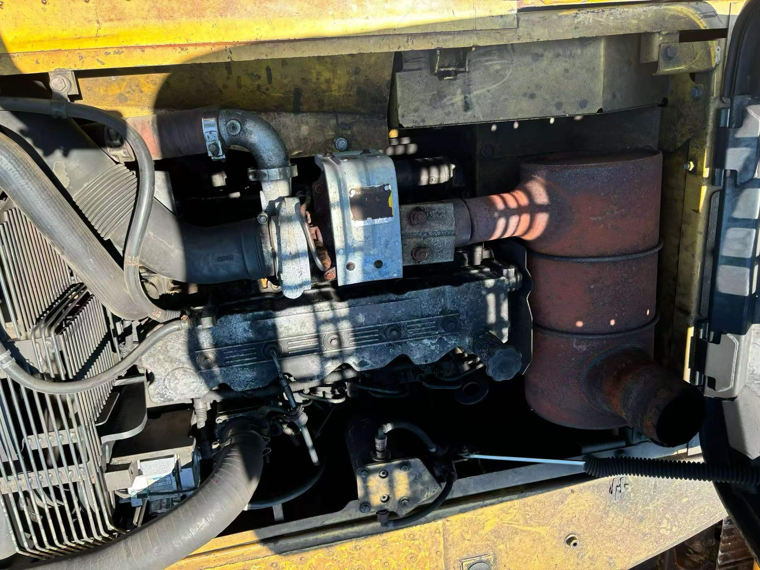 Купить Подержанный Экскаватор Komatsu PC200 / 9