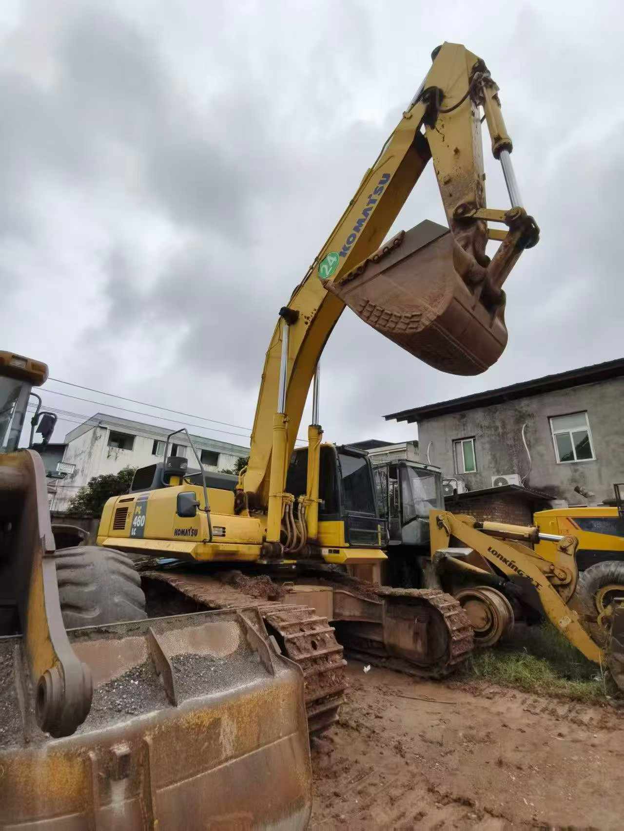 شراء Komatsu PC460LC-8 مستعمل حفارة