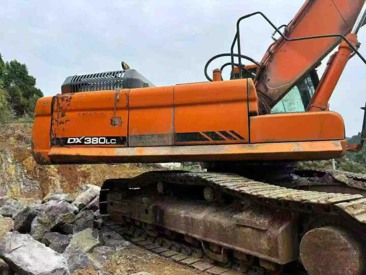Compre Escavadeira Doosan DX380 Usada / 2 Compre Escavadeira Doosan DX380 Usada / 2