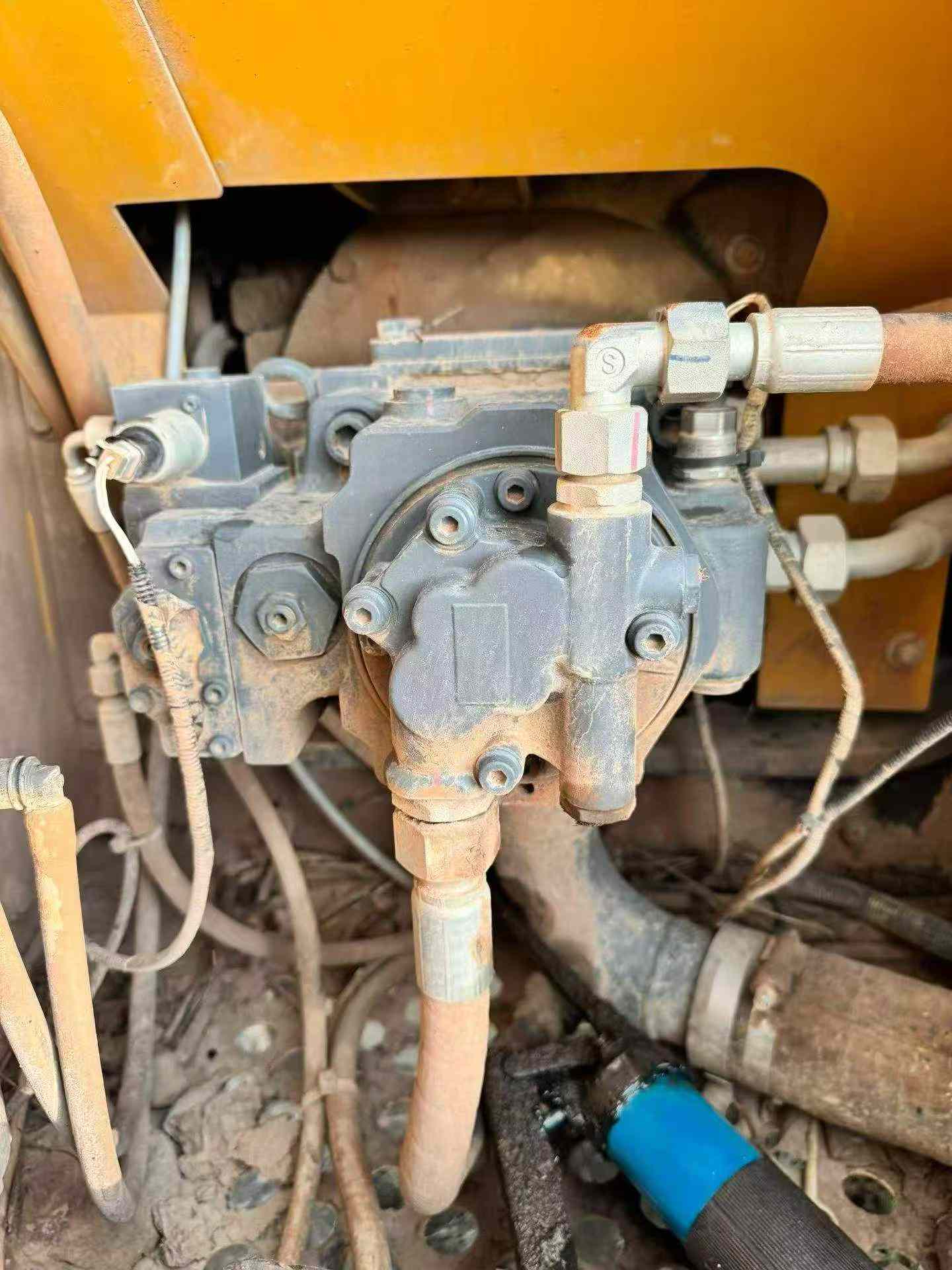 Buy XCMG XE135B Used Excavator / 7