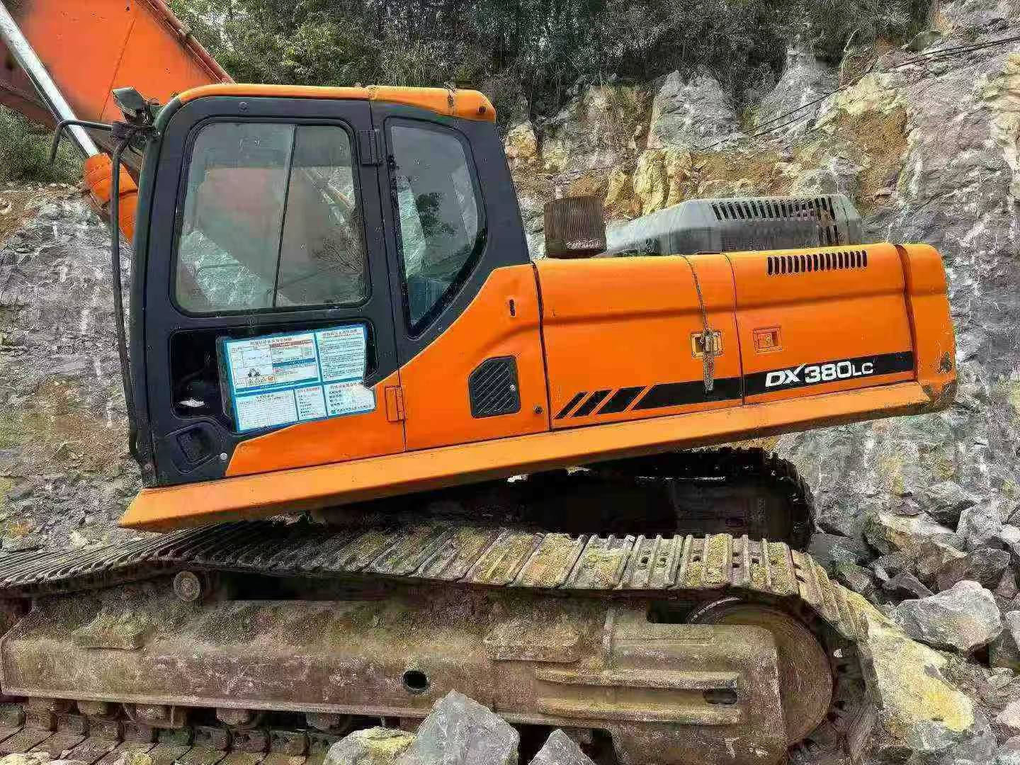 Compre Escavadeira Doosan DX380 Usada / 3 Compre Escavadeira Doosan DX380 Usada / 3
