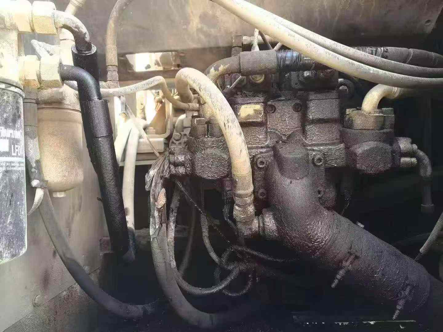 شراء حفارة Hitachi ZW250 مستعملة / 2