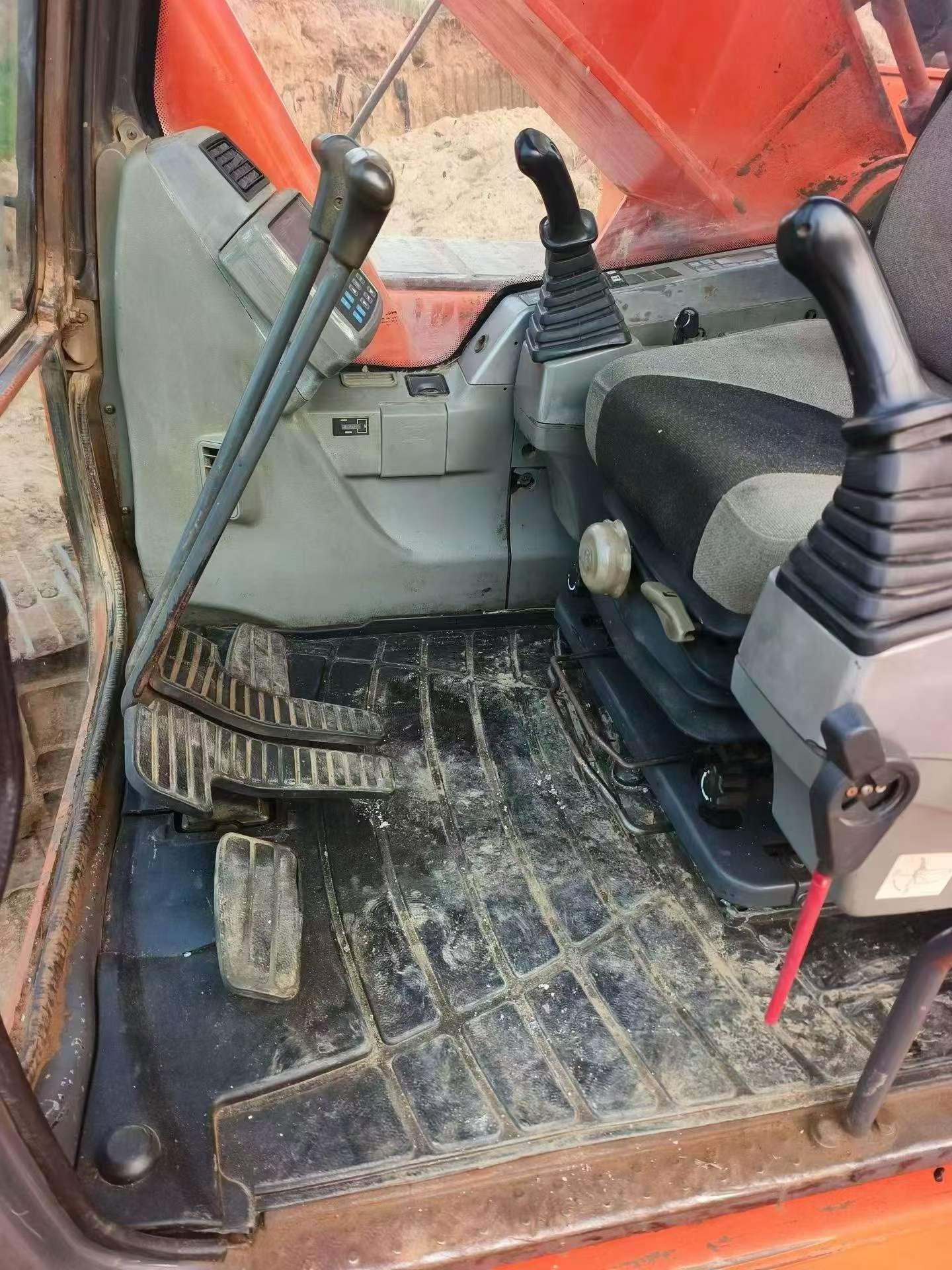 Compre Escavadeira Doosan DX260LC Usada / 5