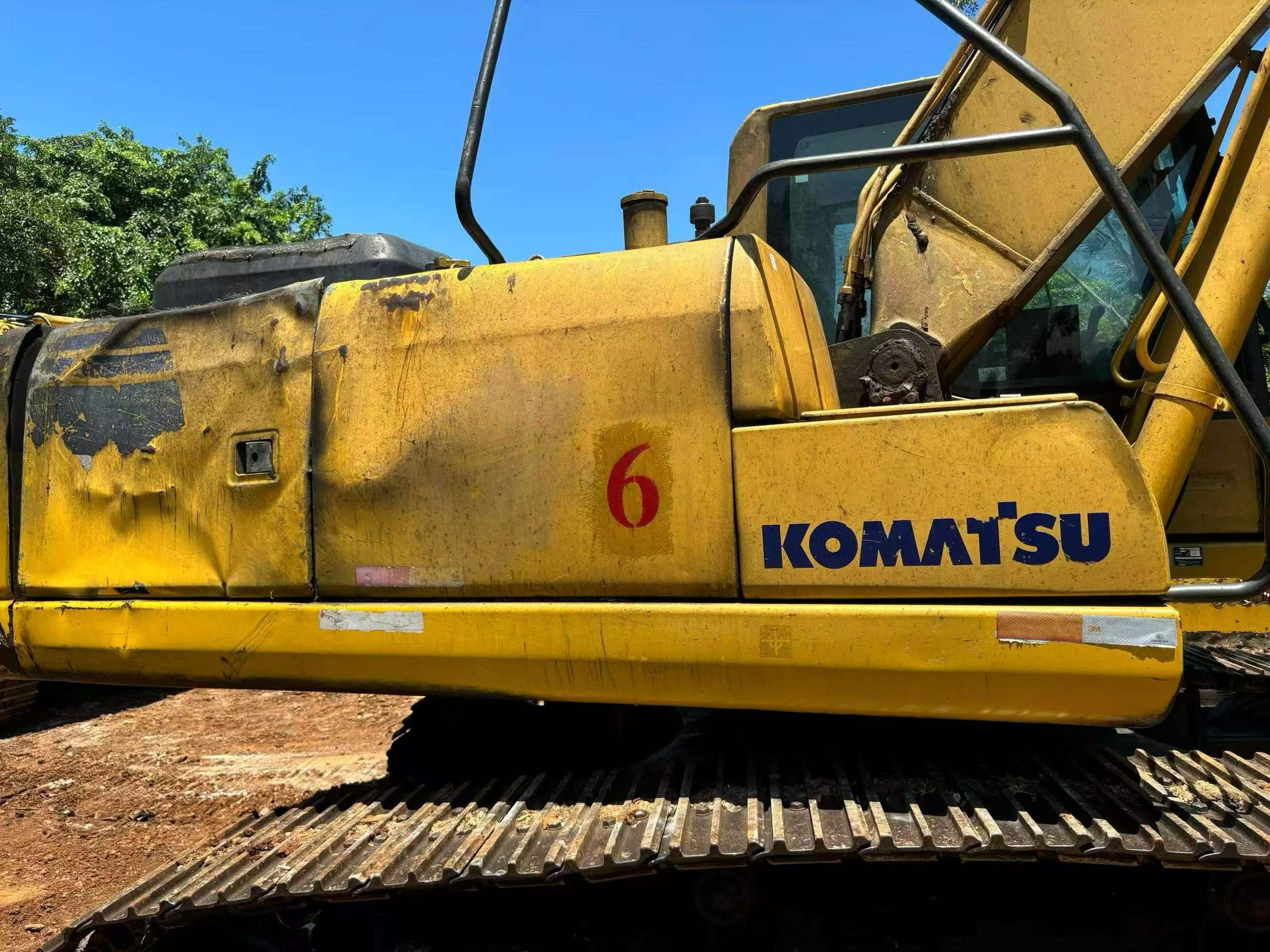 Купить Подержанный Экскаватор Komatsu PC200 / 5