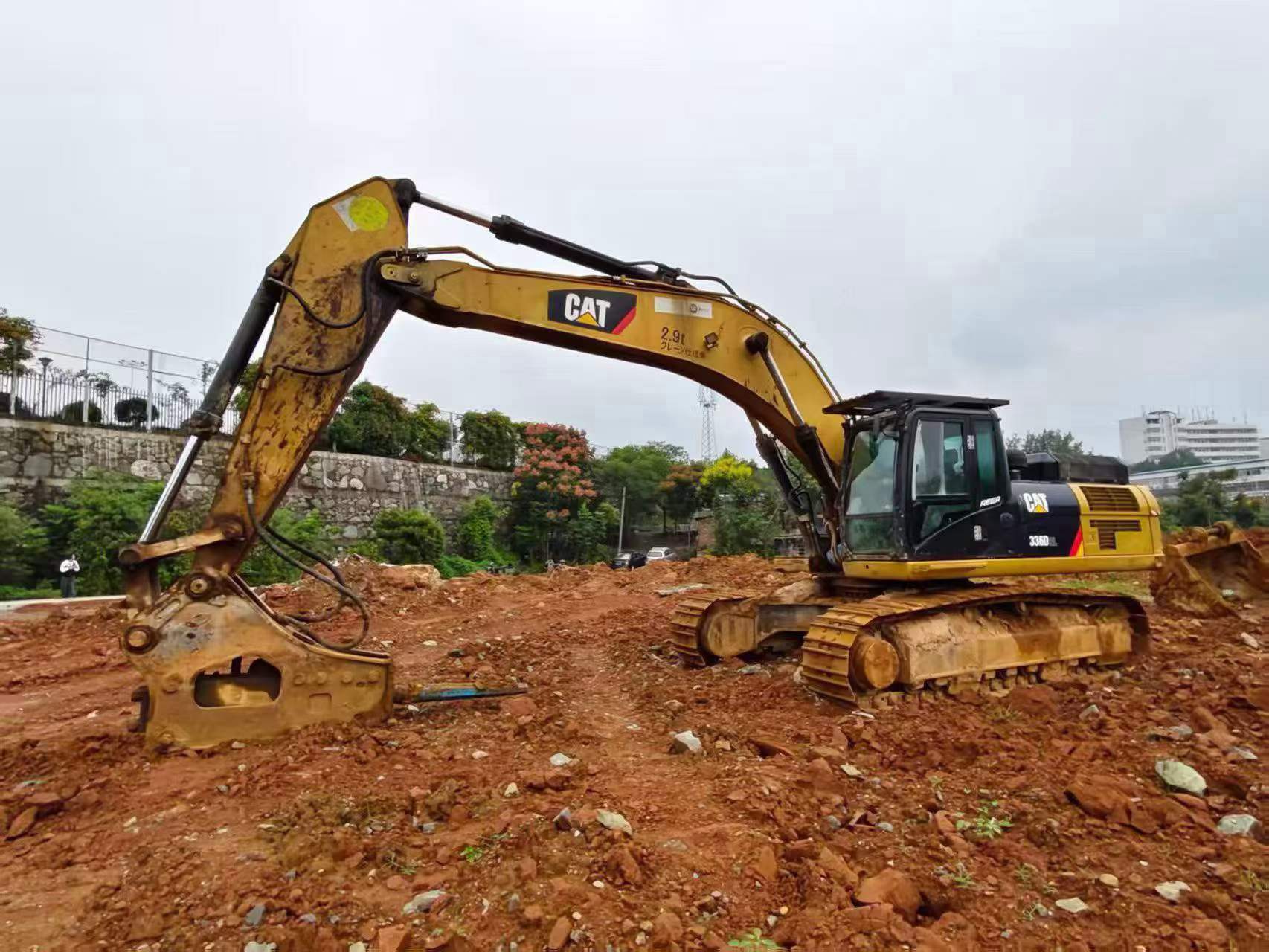 Compre Escavadeira Caterpillar 336DL Usada / 2