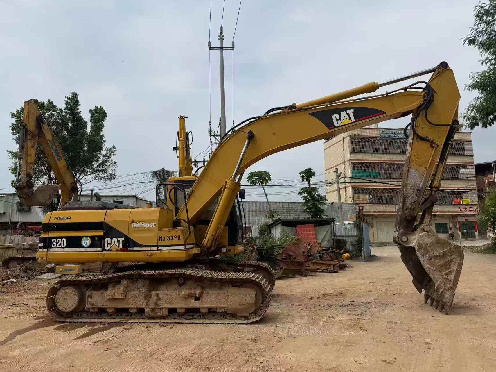 Compre Escavadeira Caterpillar 320V2 Usada / 3 Compre Escavadeira Caterpillar 320V2 Usada / 3
