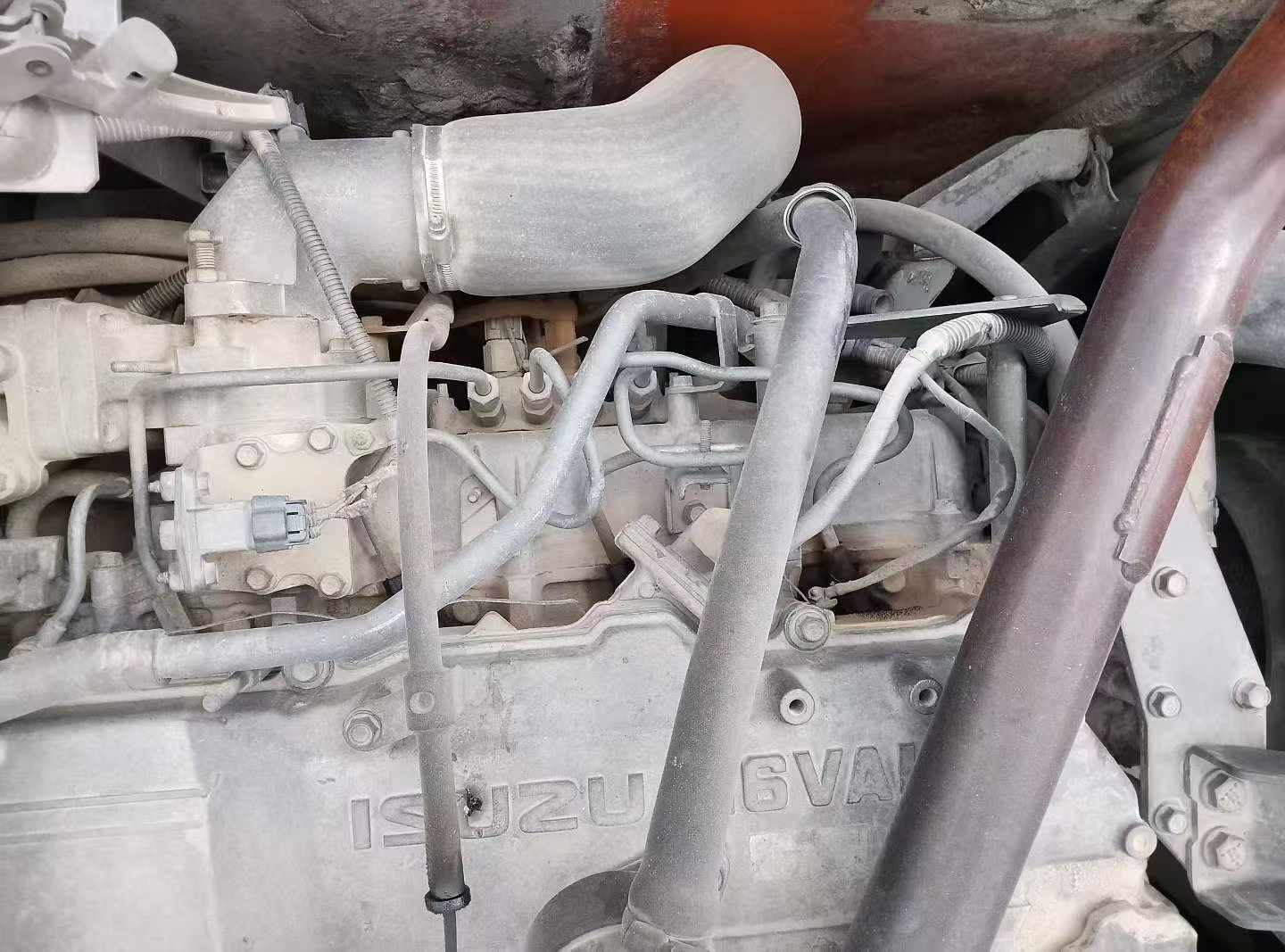 شراء حفارة Hitachi ZW250 مستعملة / 2
