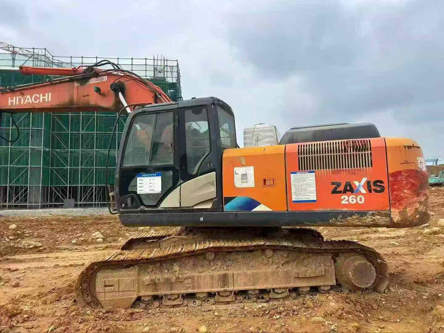 Compre Excavadora Hitachi EX240-5 Usada / 2