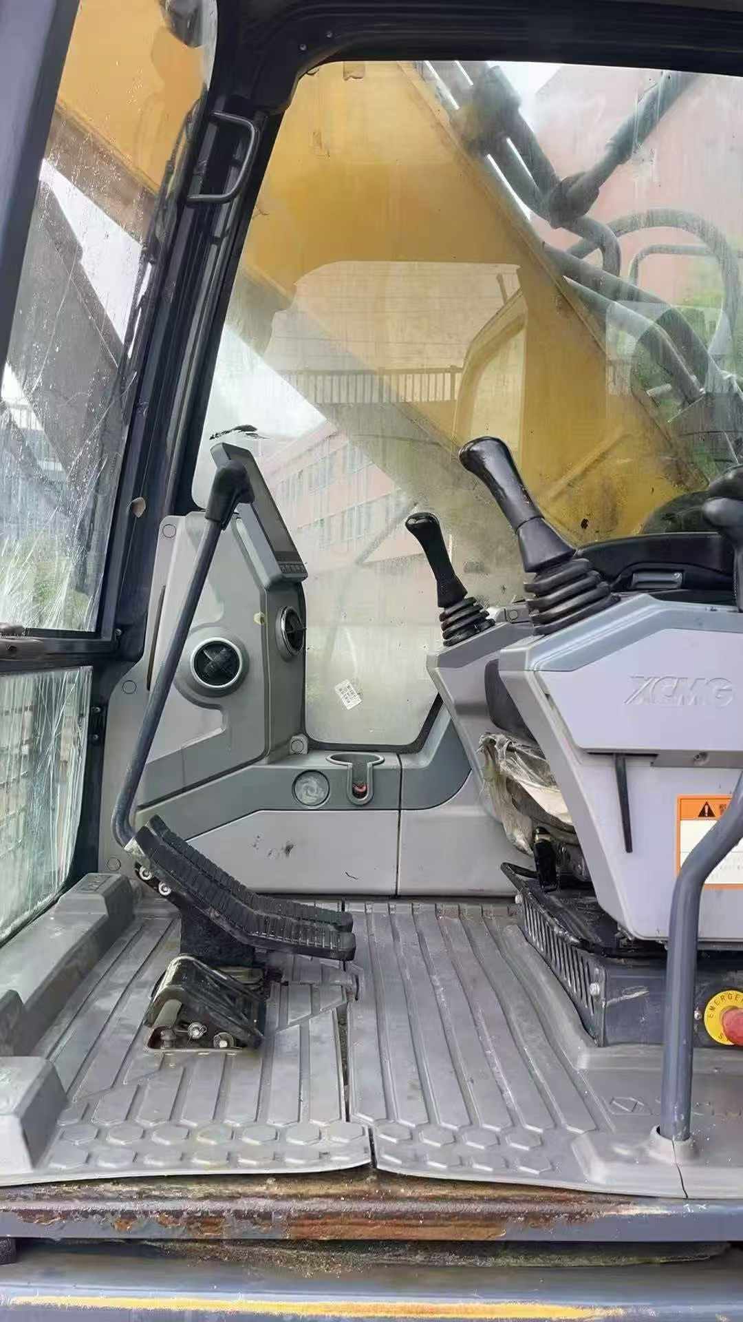 Compre Escavadeira XCMG XE380DK Usada / 3 Compre Escavadeira XCMG XE380DK Usada / 3