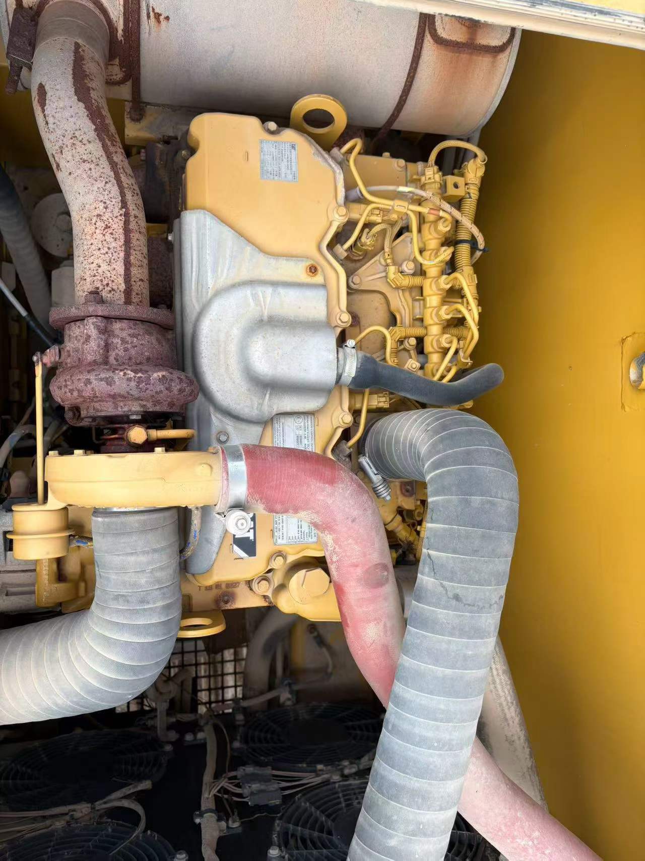 Compre Excavadora Caterpillar 320DGC Usada / 8