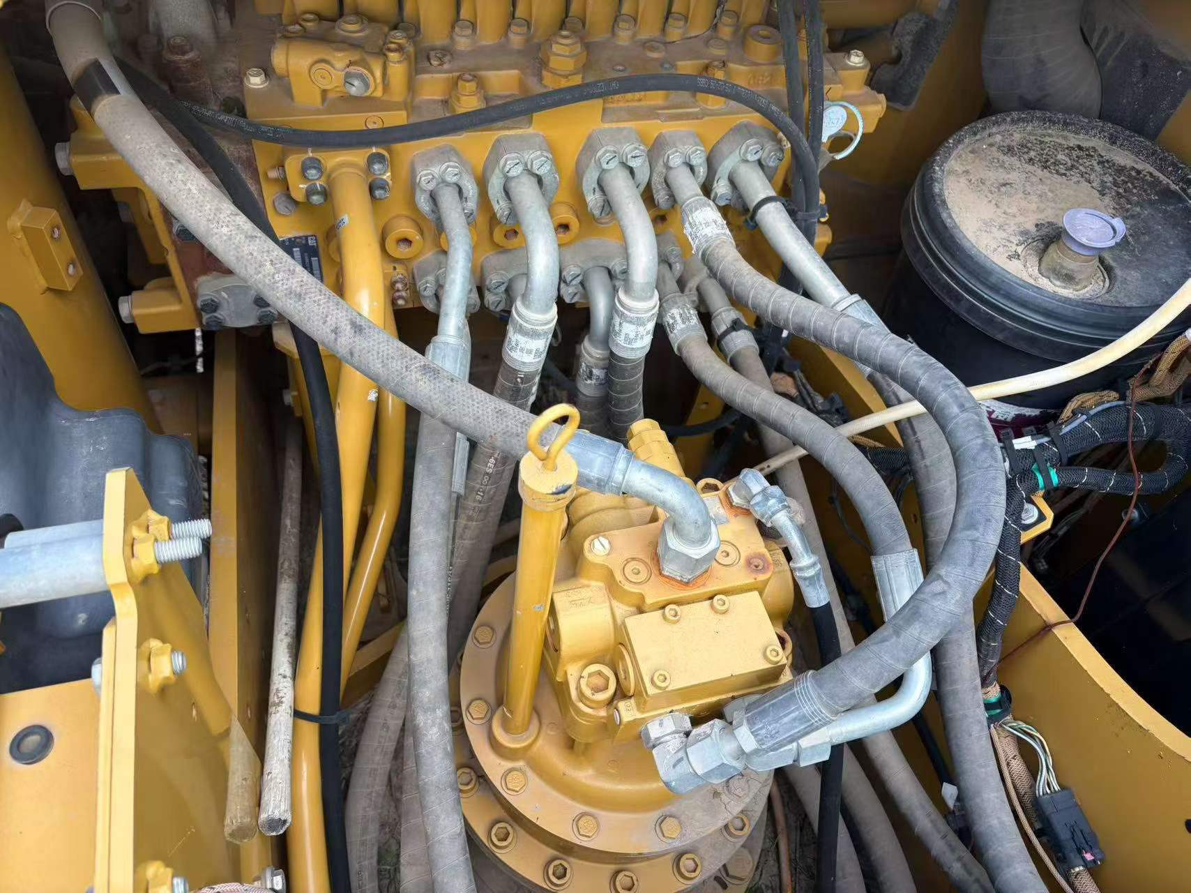 Compre Excavadora Caterpillar 320DGC Usada / 6