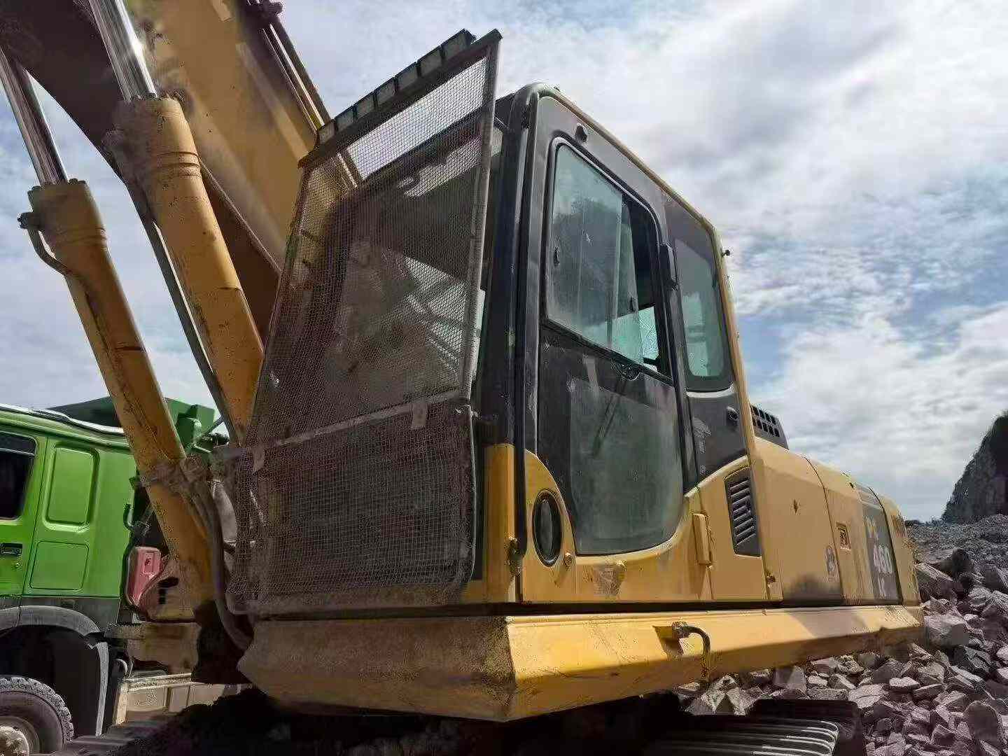 شراء Komatsu PC460LC-8 مستعمل حفارة