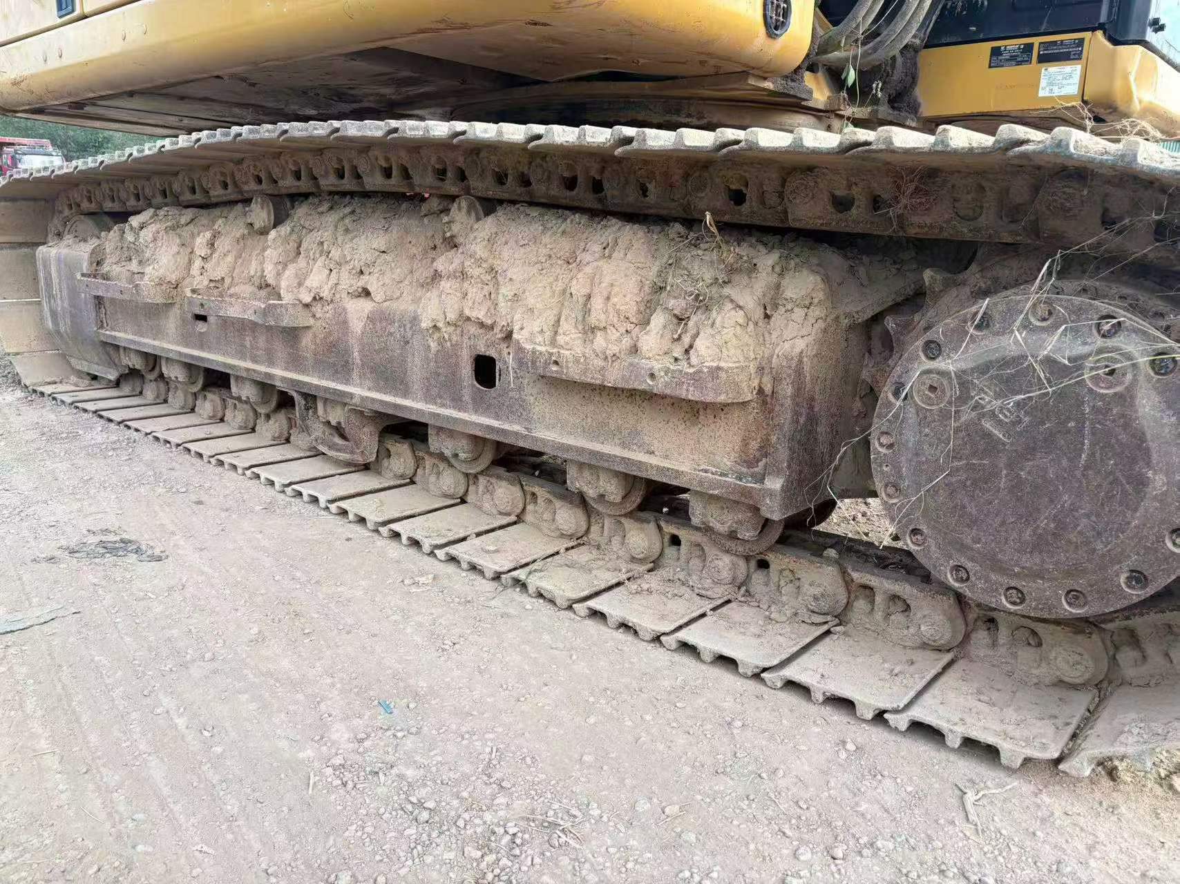 Compre Excavadora Caterpillar 320DGC Usada / 2