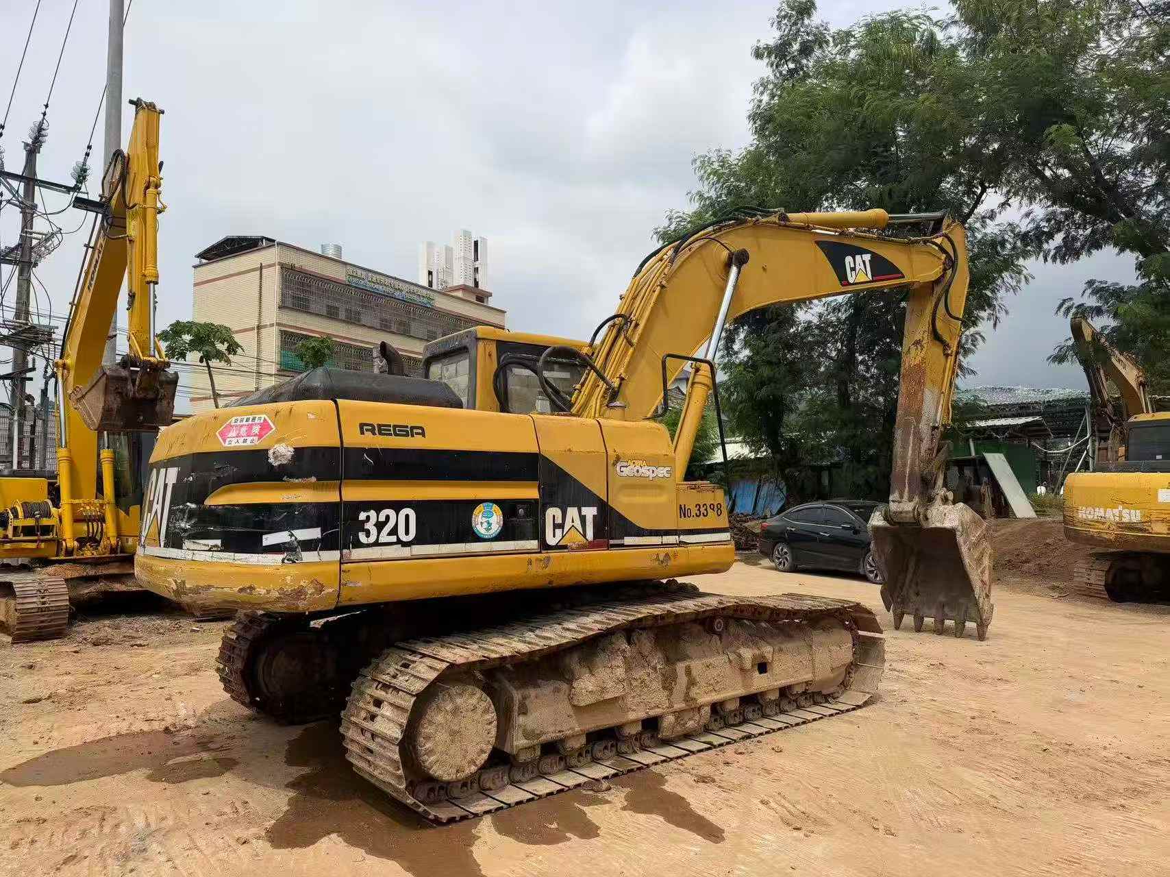 Compre Escavadeira Caterpillar 320V2 Usada / 4 Compre Escavadeira Caterpillar 320V2 Usada / 4
