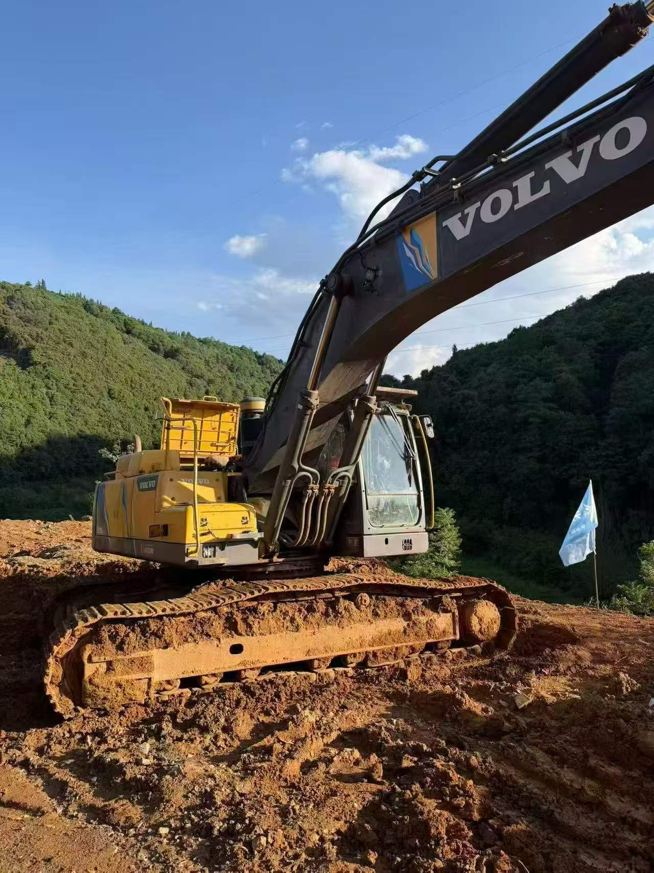 Купить Volvo EC380D Подержанный Экскаватор
