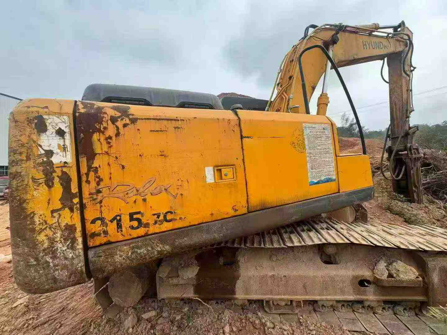 شراء حفارة Hyundai R245-7 مستعملة / 2
