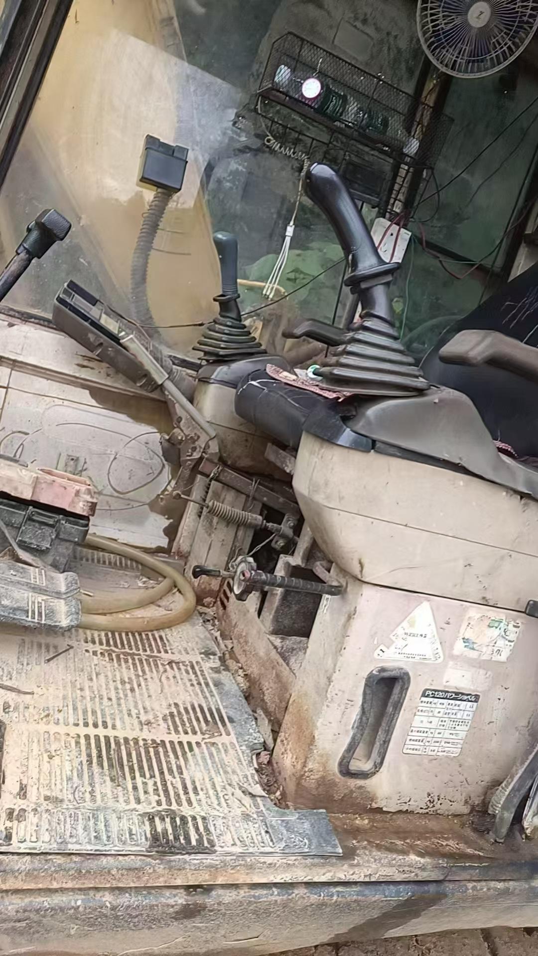 Compre Excavadora Komatsu PC120-5 Usada / 8