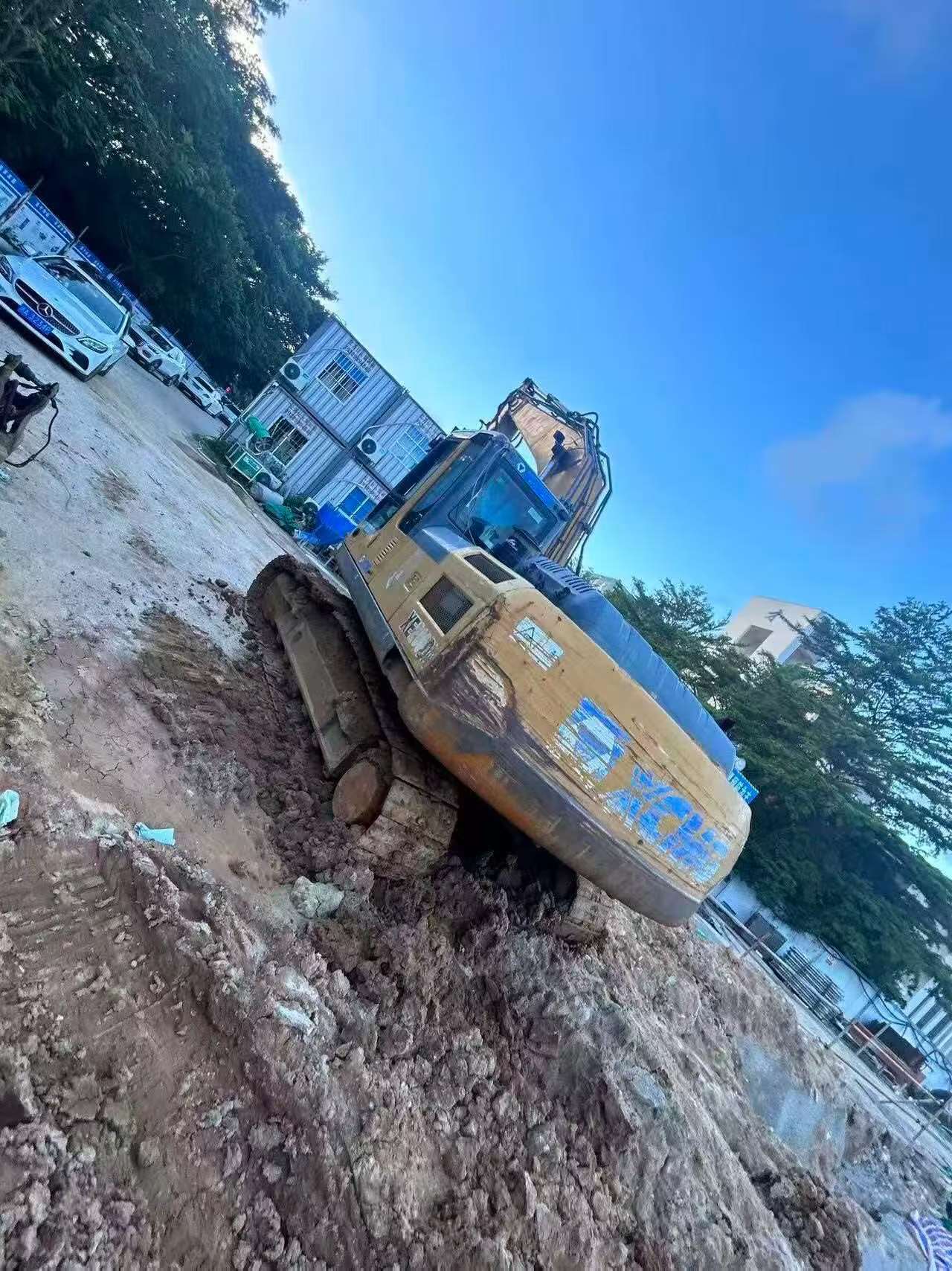 Compre Escavadeira XCMG XE200D Usada / 3
