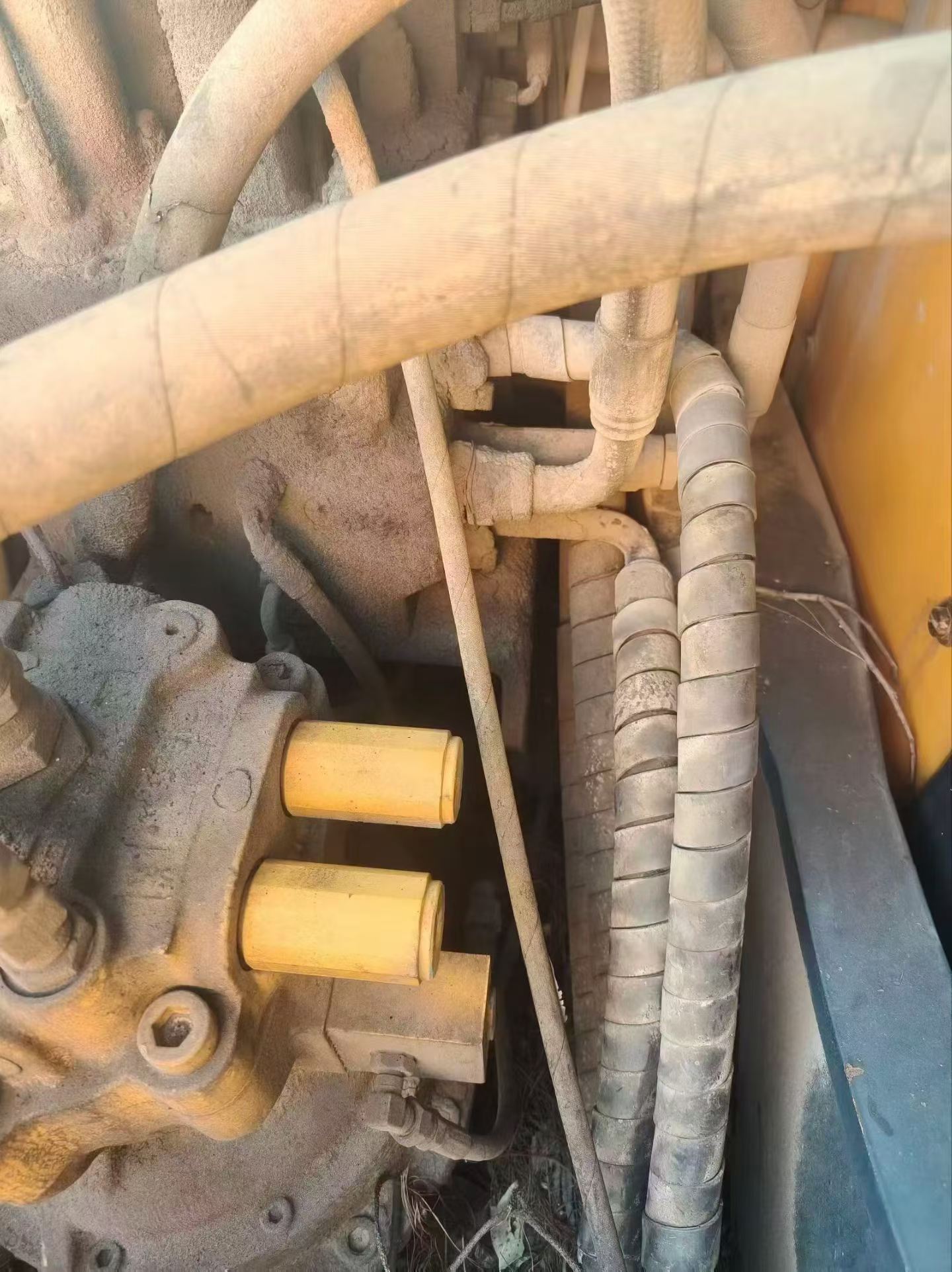 Купить Подержанный Экскаватор Hyundai R215-7 / 4
