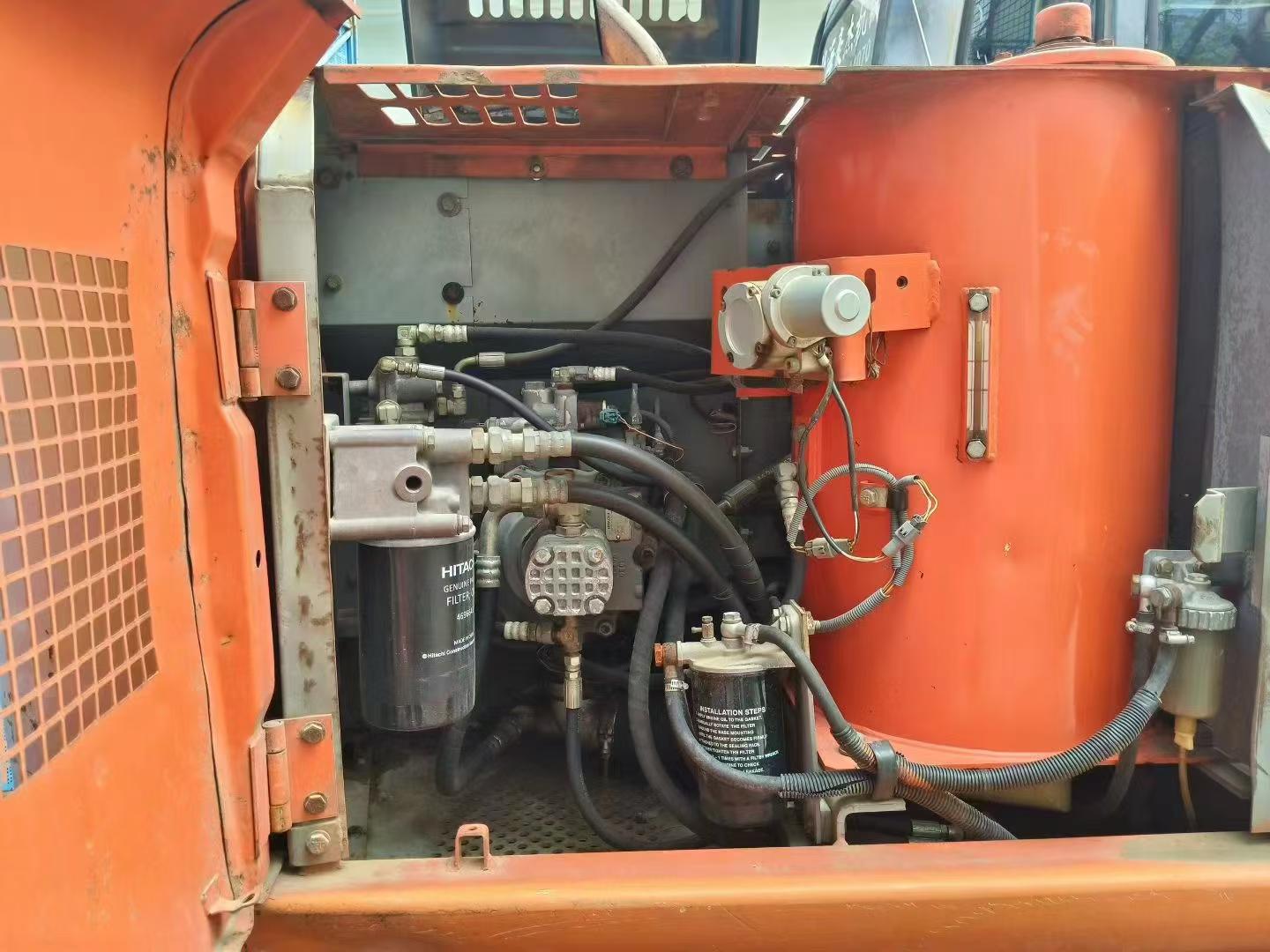 Buy Hitachi EX130H-5 Used Excavator / 8 Buy Hitachi EX130H-5 Used Excavator / 8