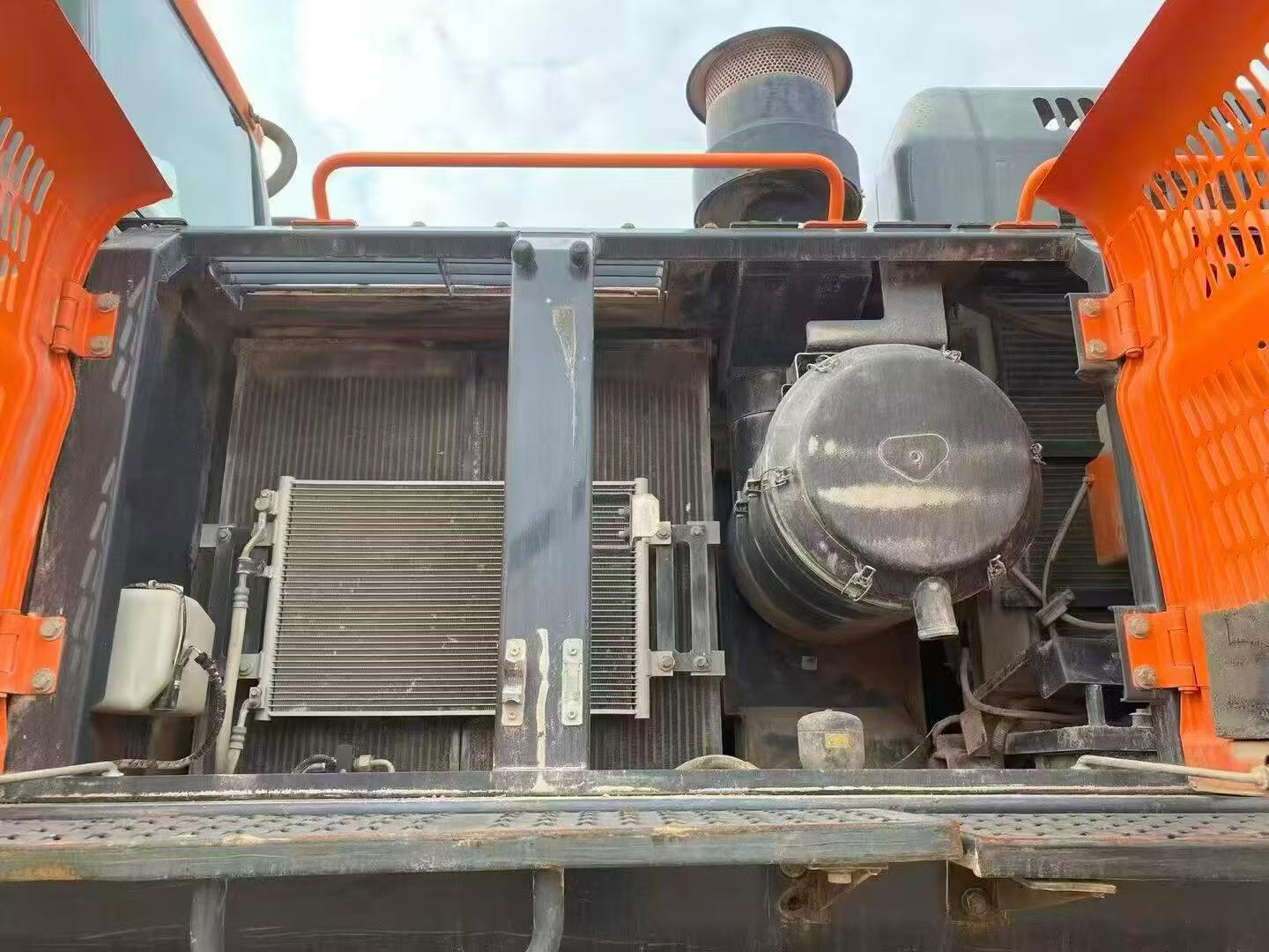 Compre Excavadora Doosan DX520LC Usada / 8