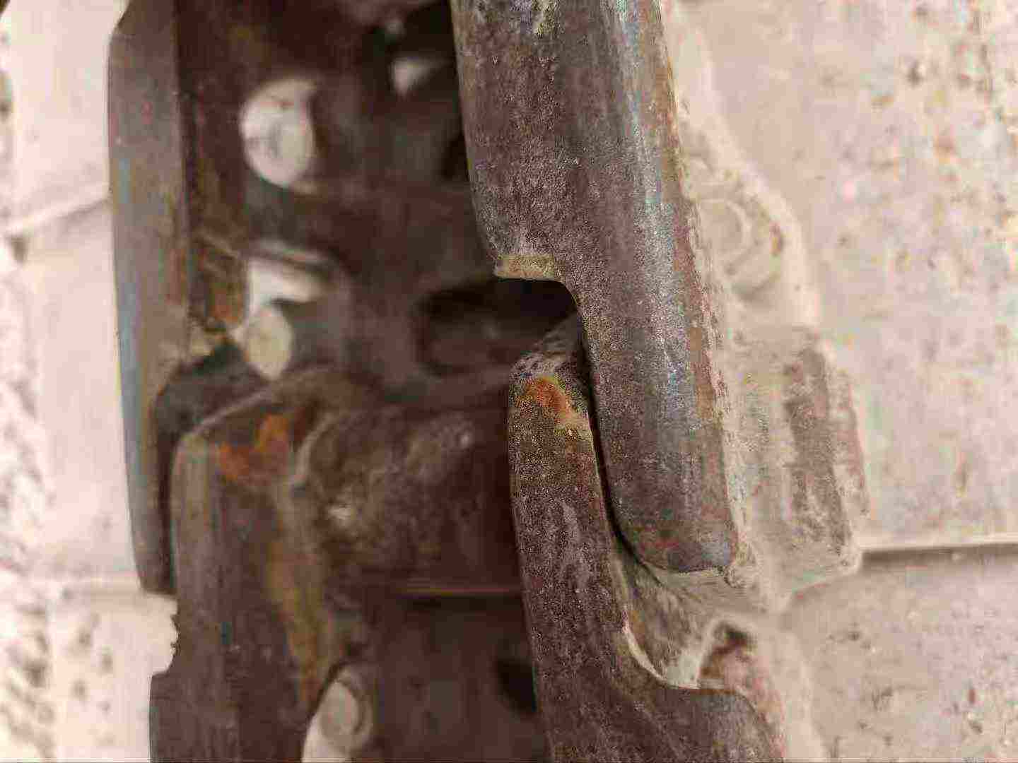 شراء حفارة Caterpillar 323 مستعملة / 2
