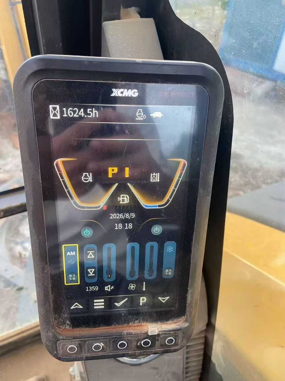 Compre Escavadeira XCMG XE60 Usada / 4