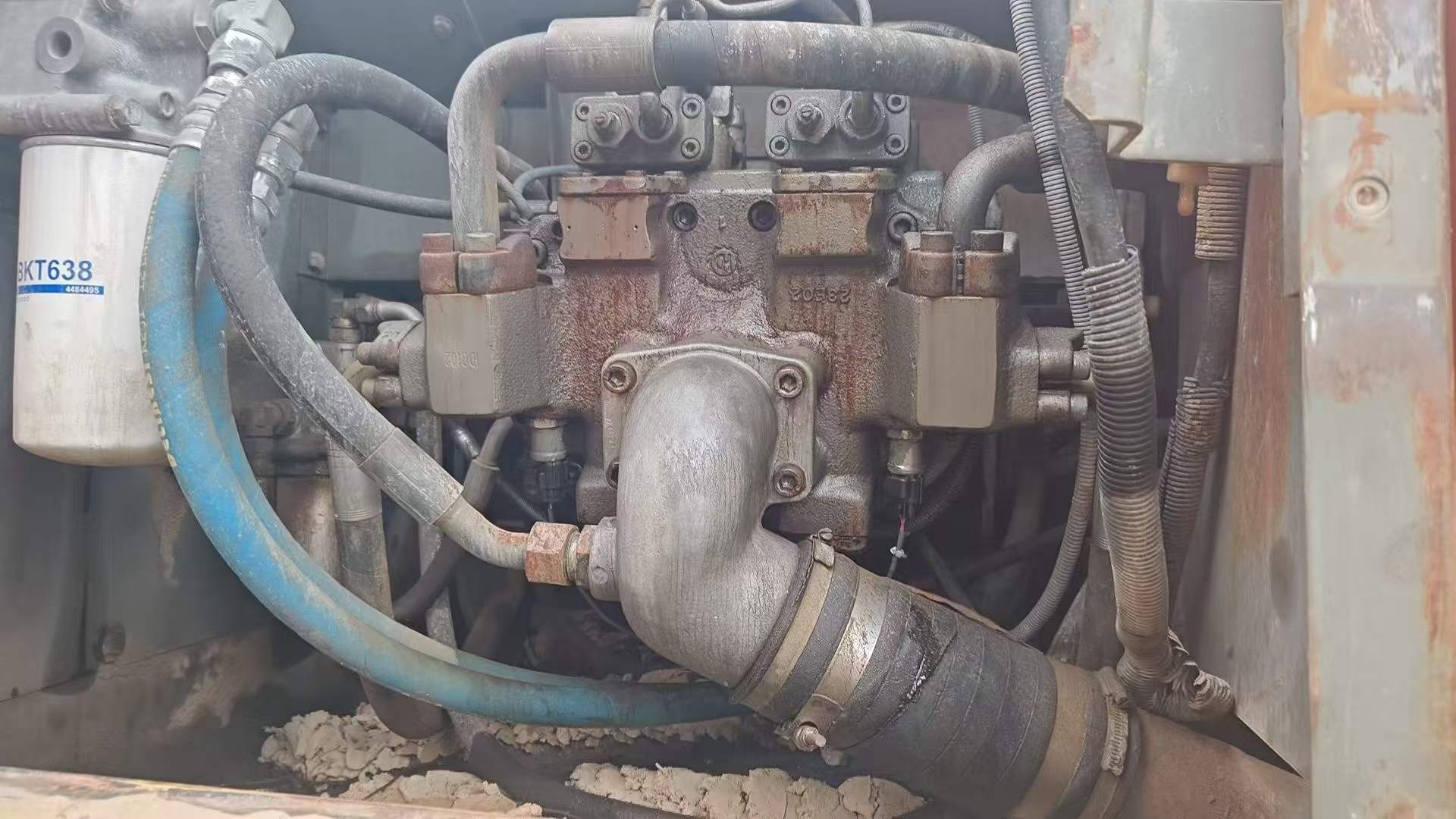 شراء حفارة Hitachi EX240-3 مستعملة / 3